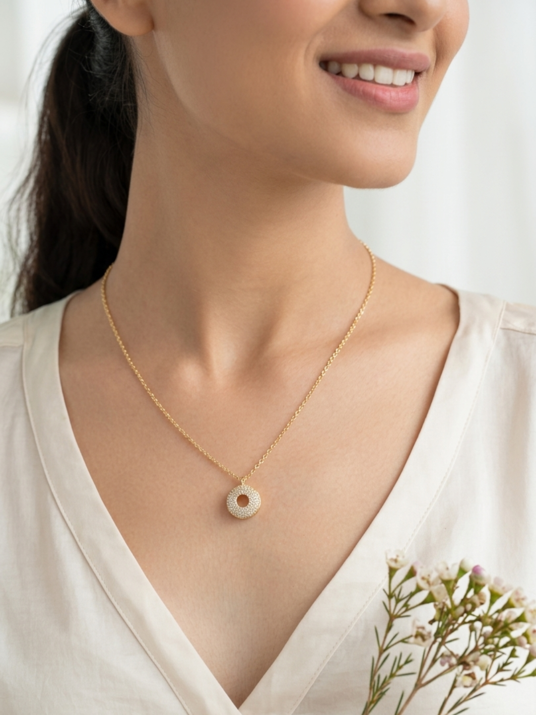 Elara Halo Pendant Necklace