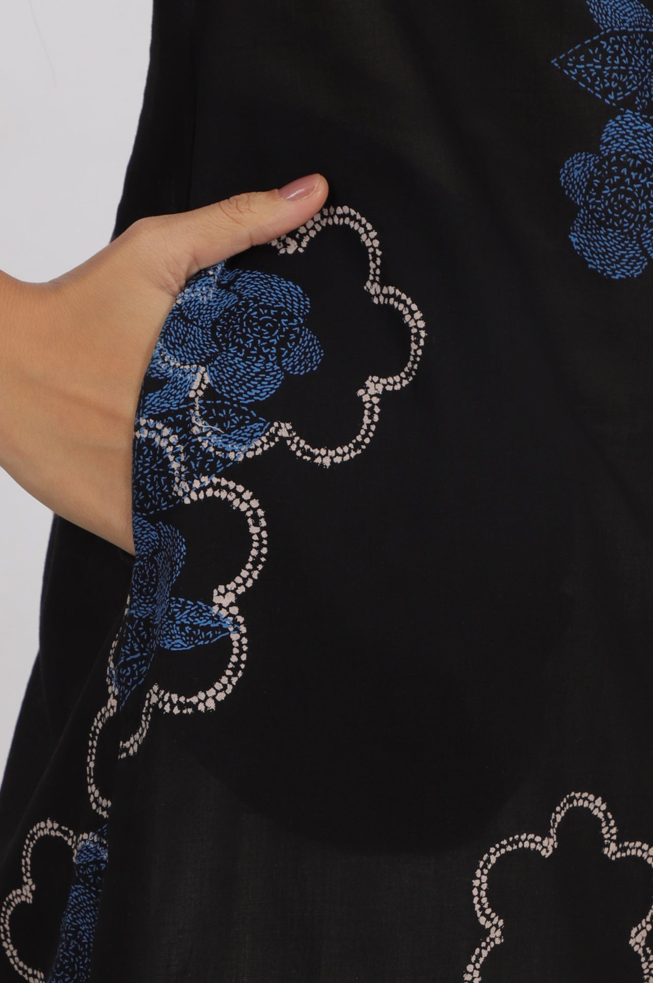 W for Woman Black Bold Floral Printed Pure Cotton Straight Kurta with Lace