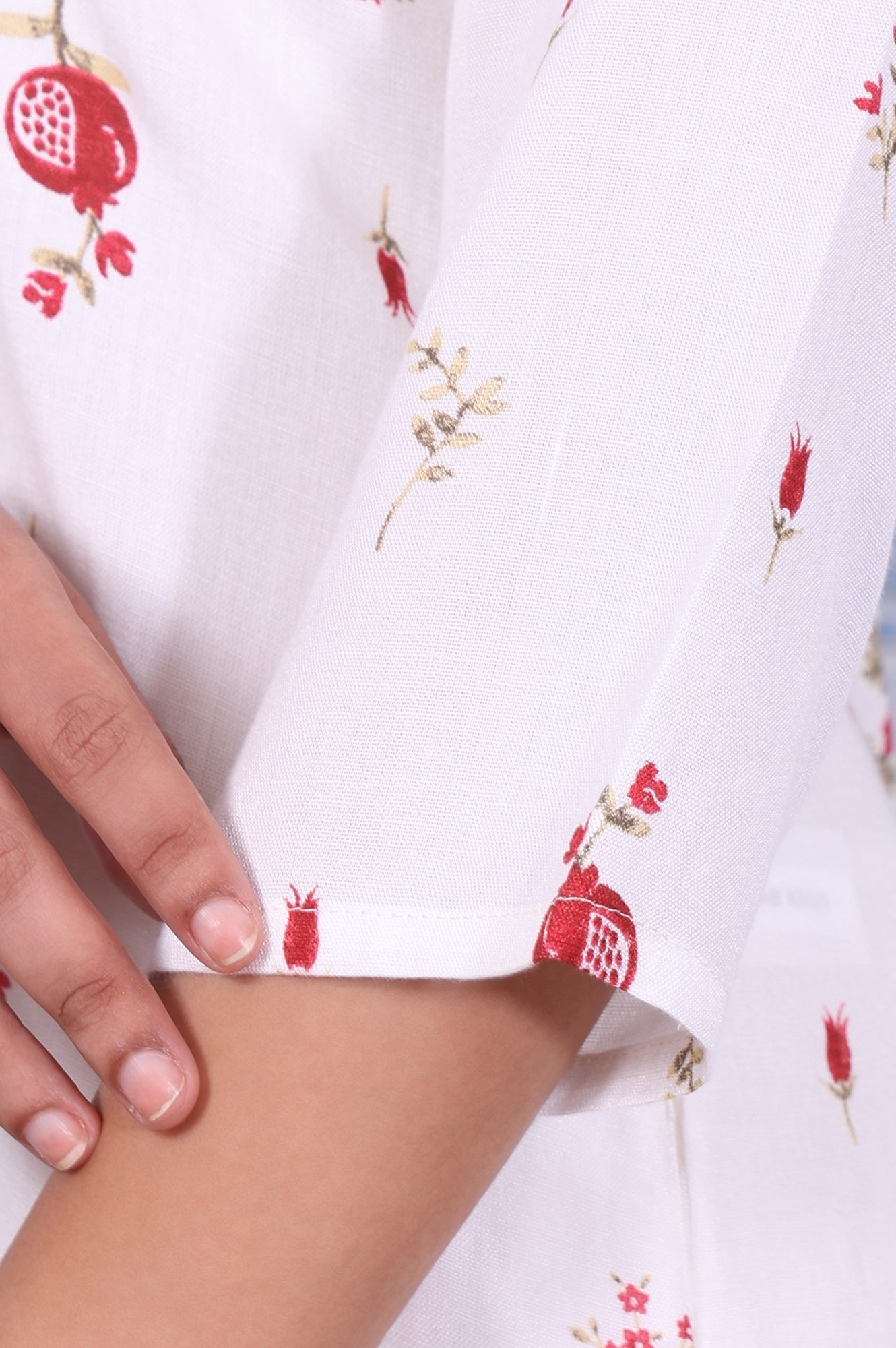 W for Woman White Floral Printed Rayon Flax Straight Kurta with Lace