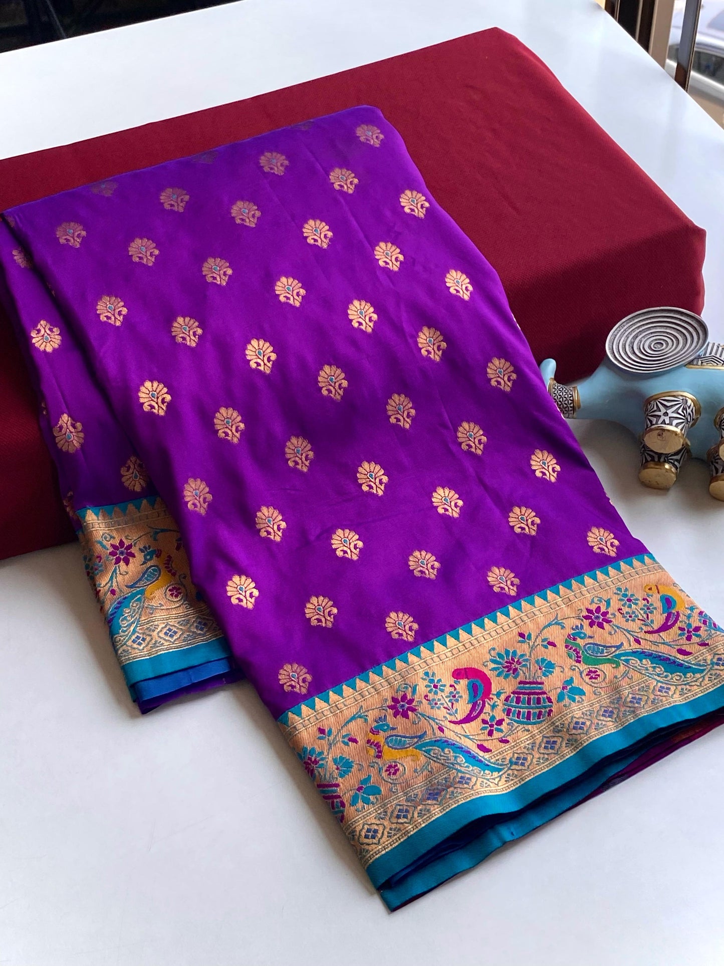 Mameraa Sarees Paithani Silk Blend Weaving Saree With Contrast Blouse-Whine