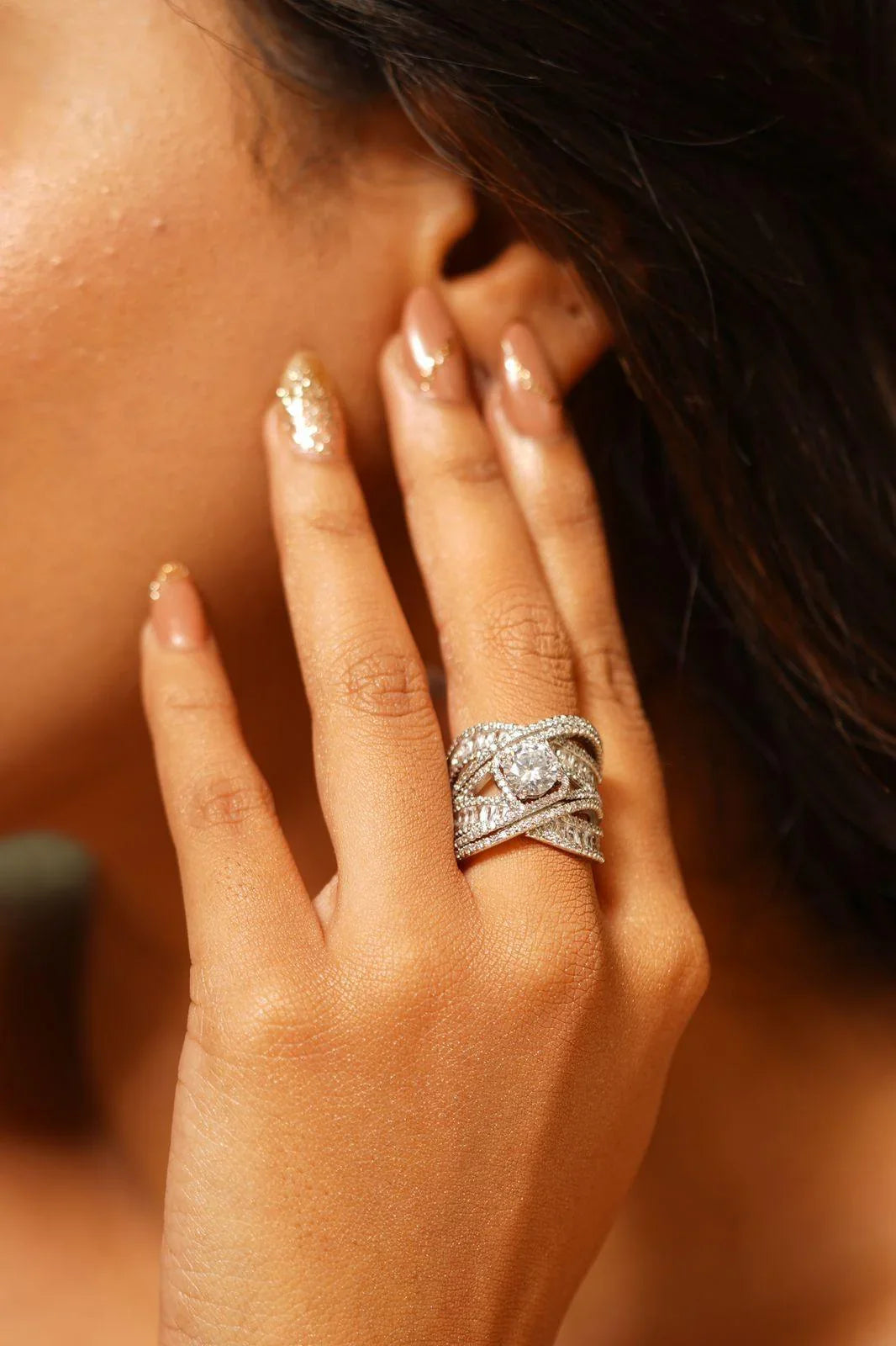 Giza Round Solitaire Cocktail Diamond Ring | Baguettes