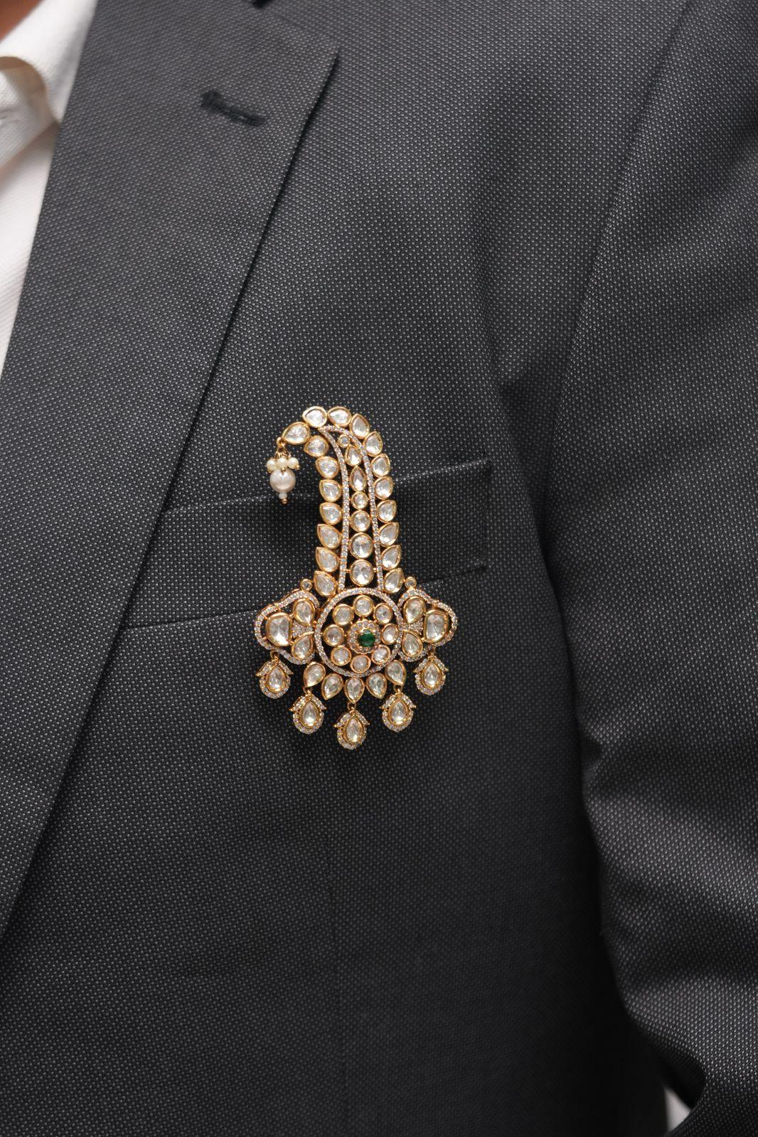 Bajaj Moissanite Rich Kalangi | Brooch
