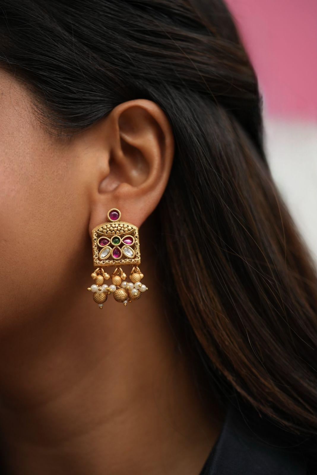 Shabari Mid-Sized Gold Earrings