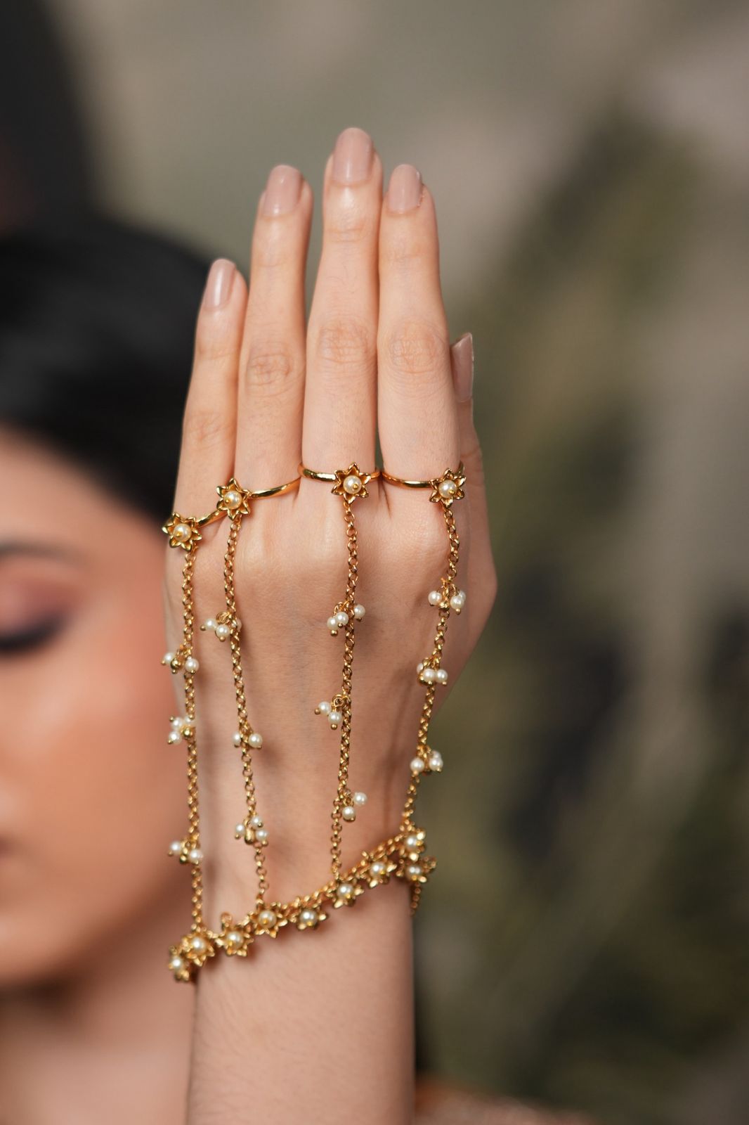 Naazuk Kalaai Gold Pearl Hathpan | Hand Harness