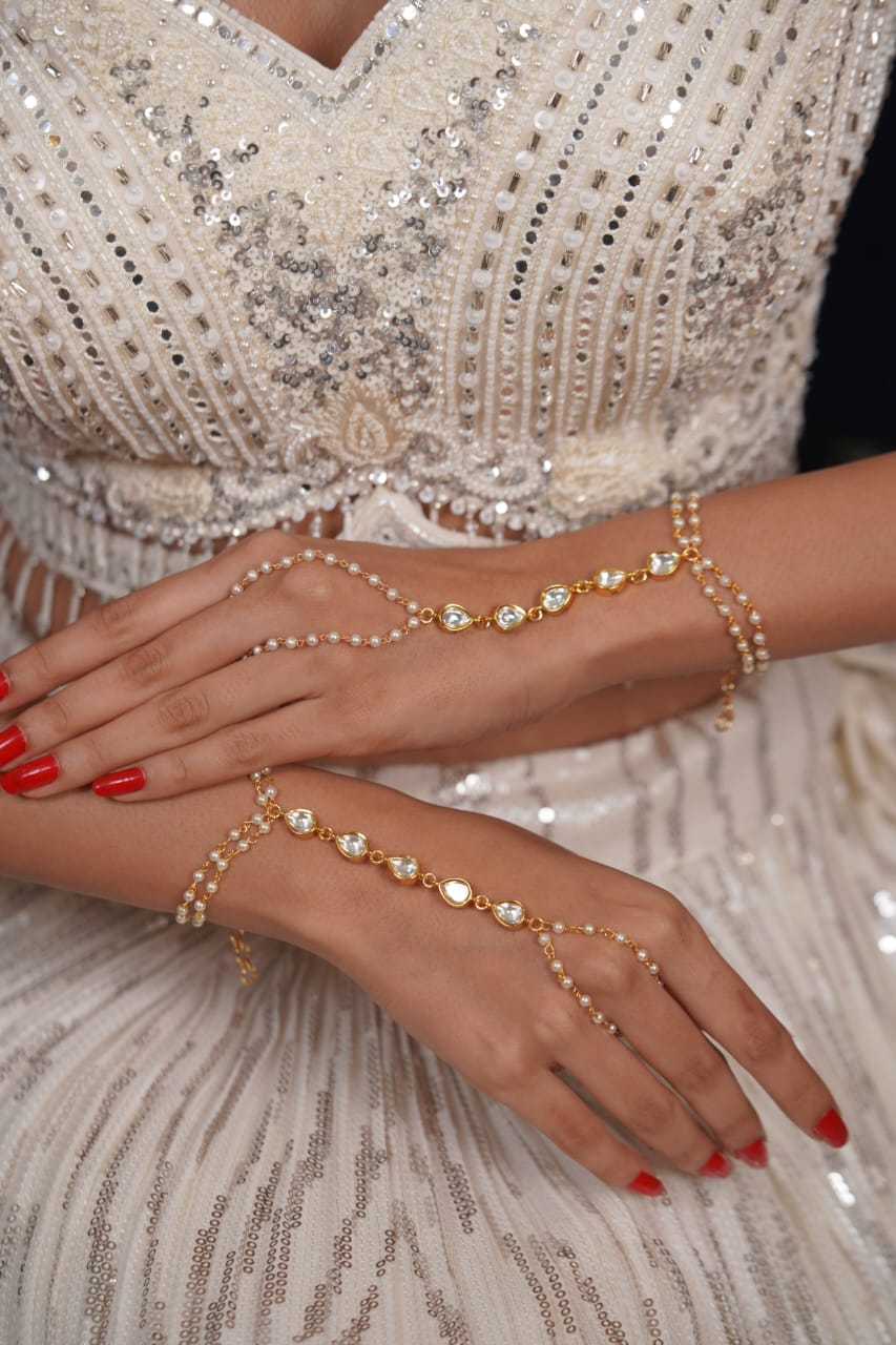 Chaarvi Delicate Indian Polki Pearl Hathpan Set | Handharness