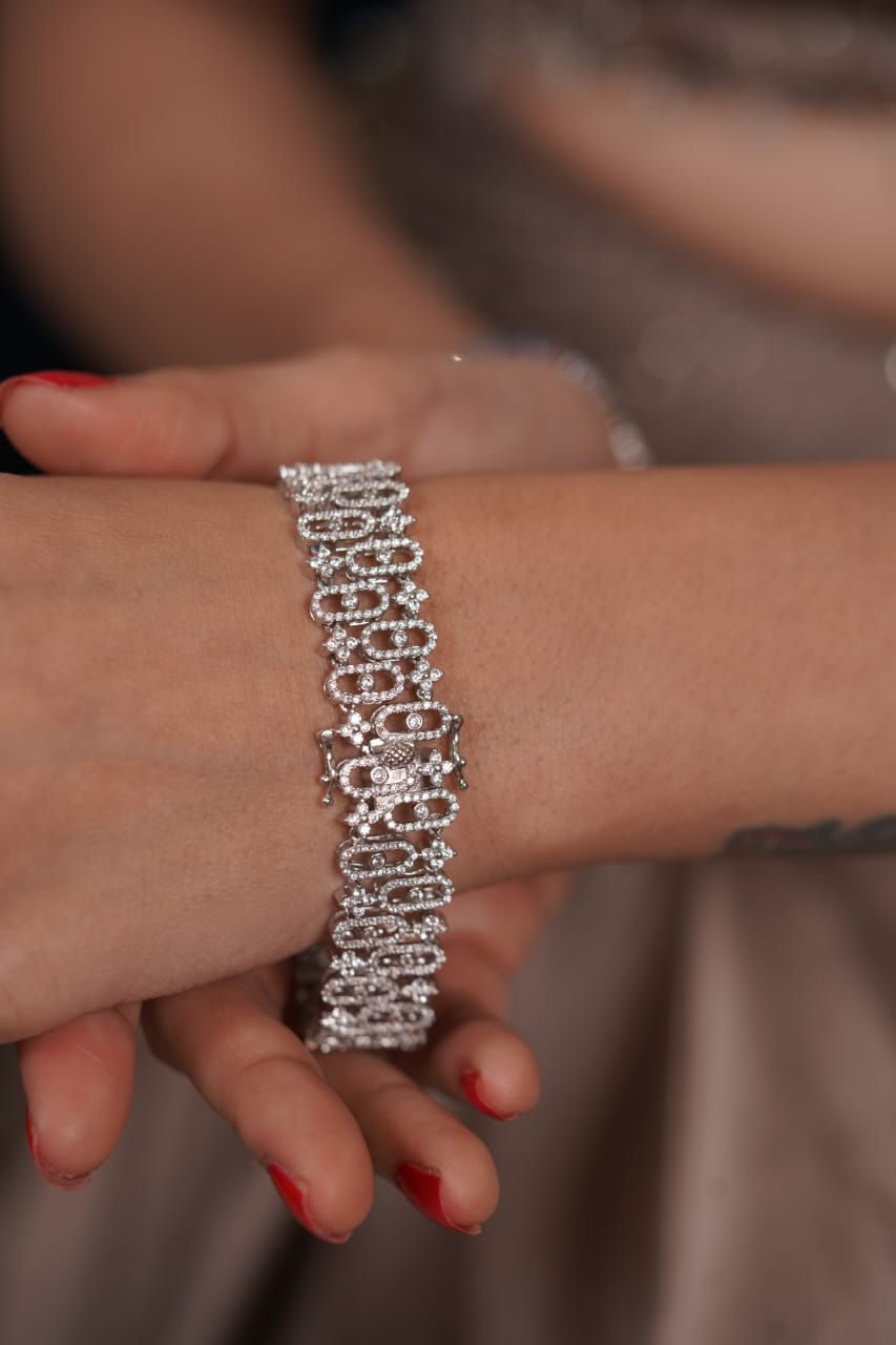 Mesika Diamond Mid-Sized Tennis Bracelet