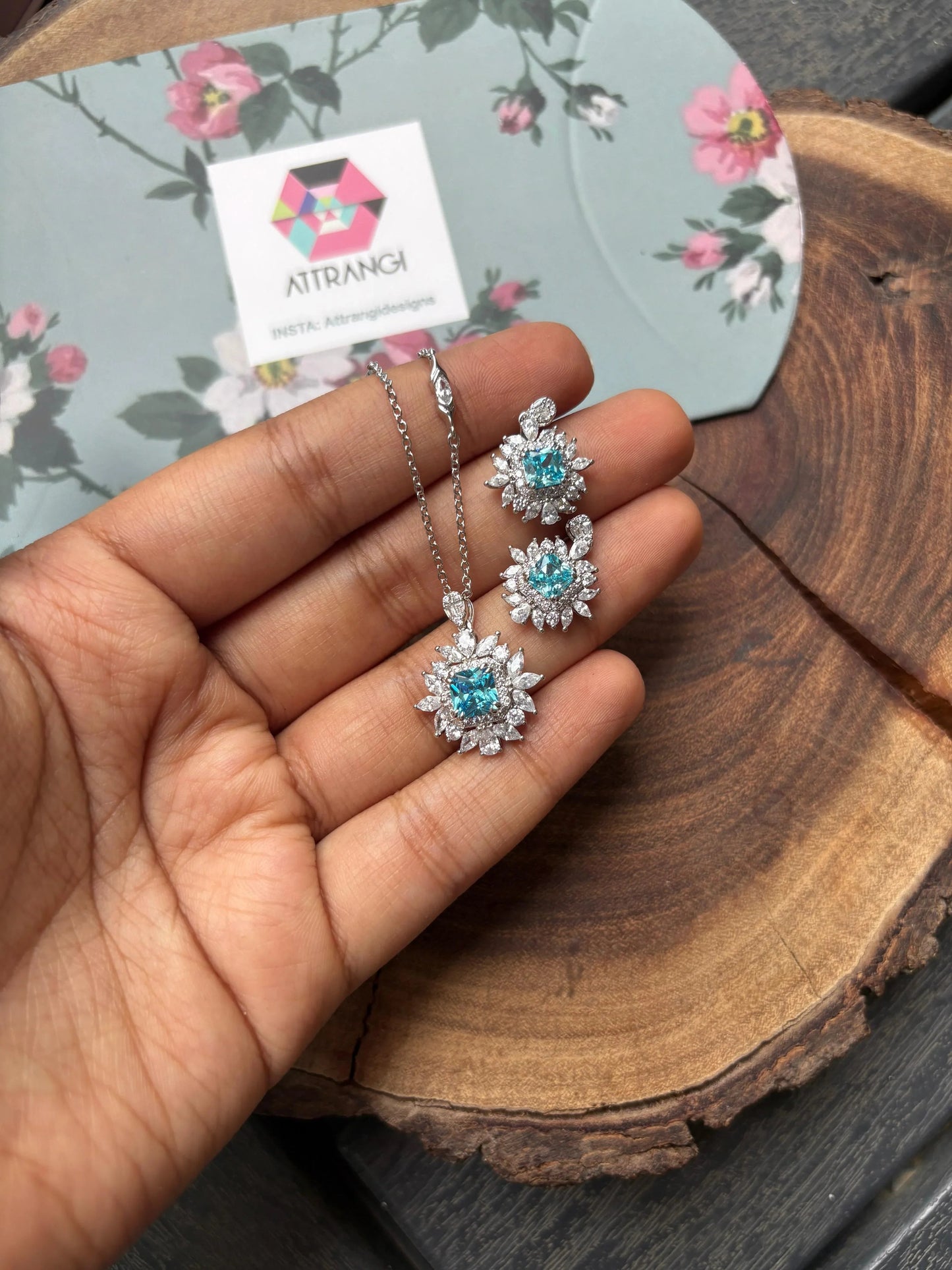 Brewing Flora Diamond Pendant Set with Earrings