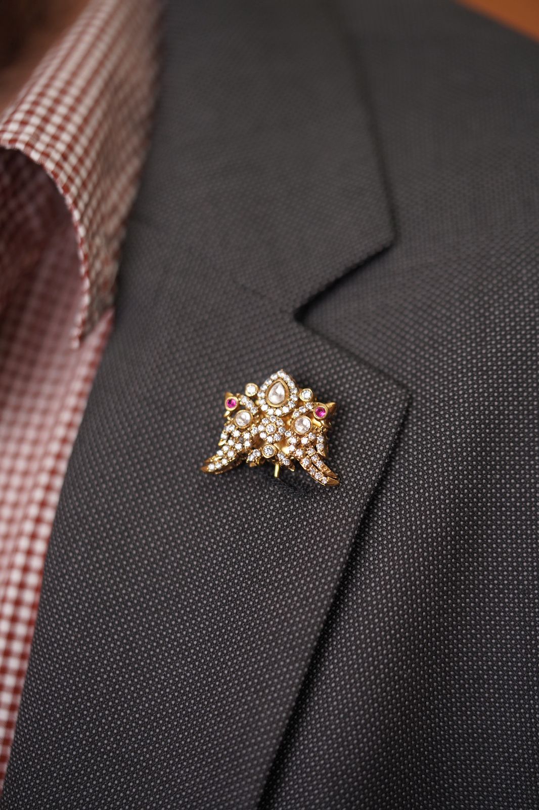 Sasha Men’s Lapel Pin | Antique Gold