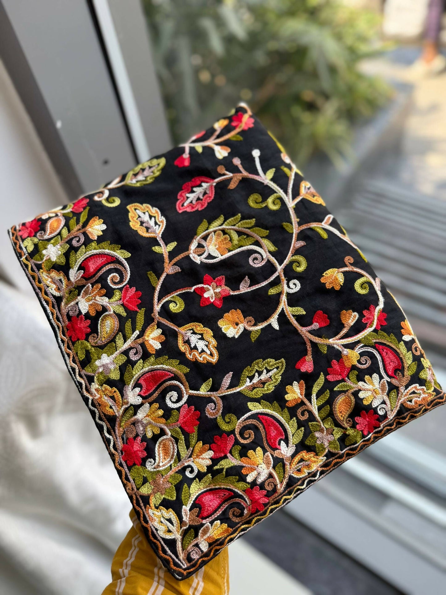 Teeya Creation New Latest Party Wear Lucknowi Soft Silk Saree-Black