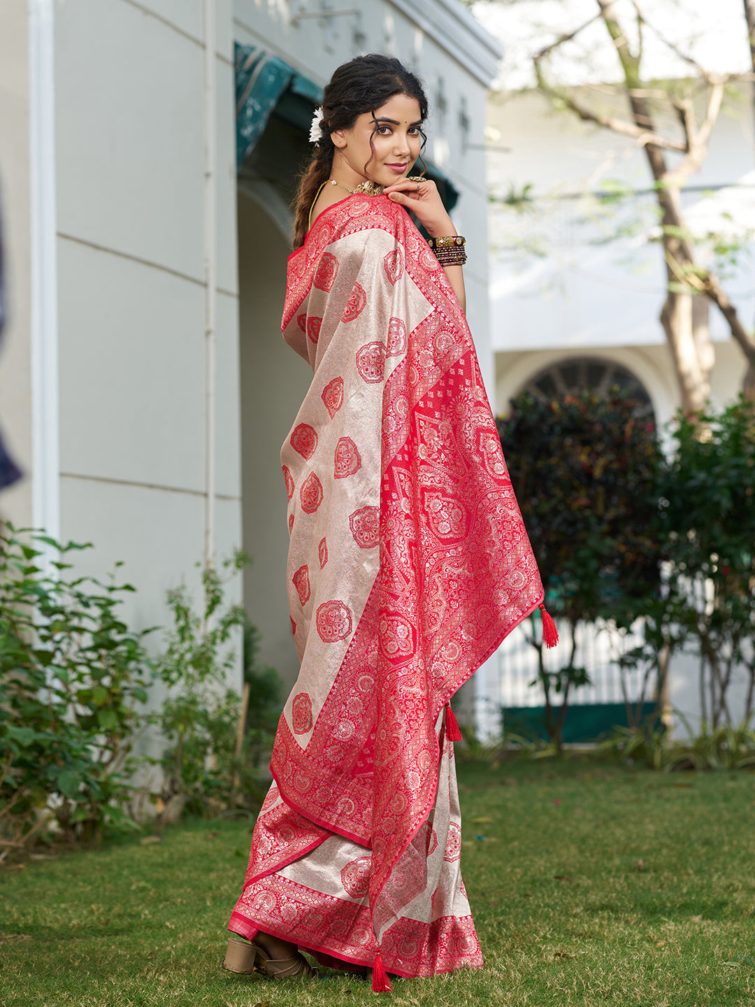 Anaita Coral Silk Blend Woven Saree With Blouse