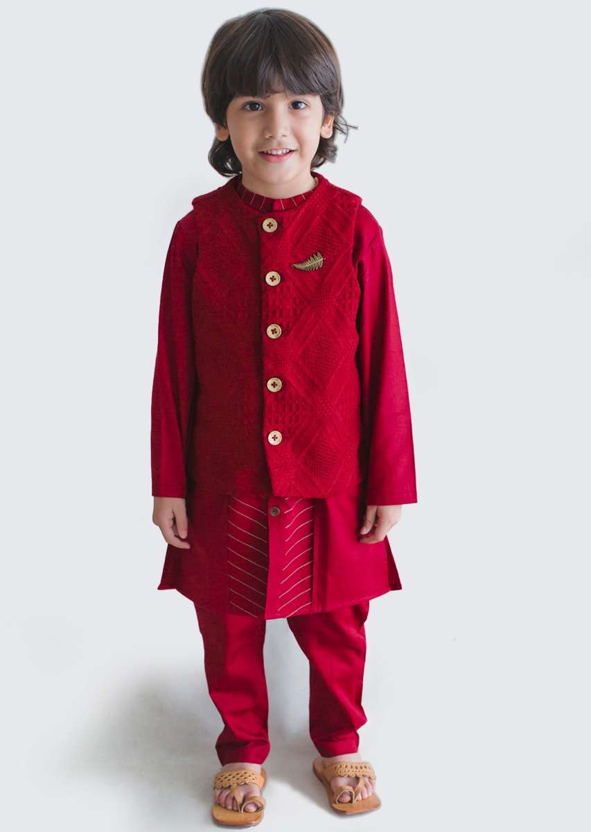 Maroon Monotone Kurta Set With Zari Embroidery And Jacquard Bundi By Tiber Taber