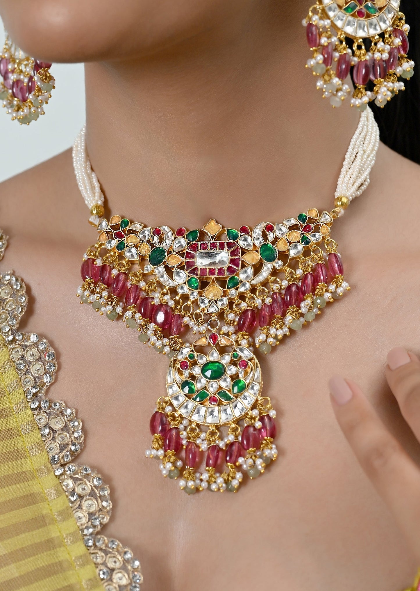 Multicolour Kundan Necklace Set With Earrings And Maang Tikka