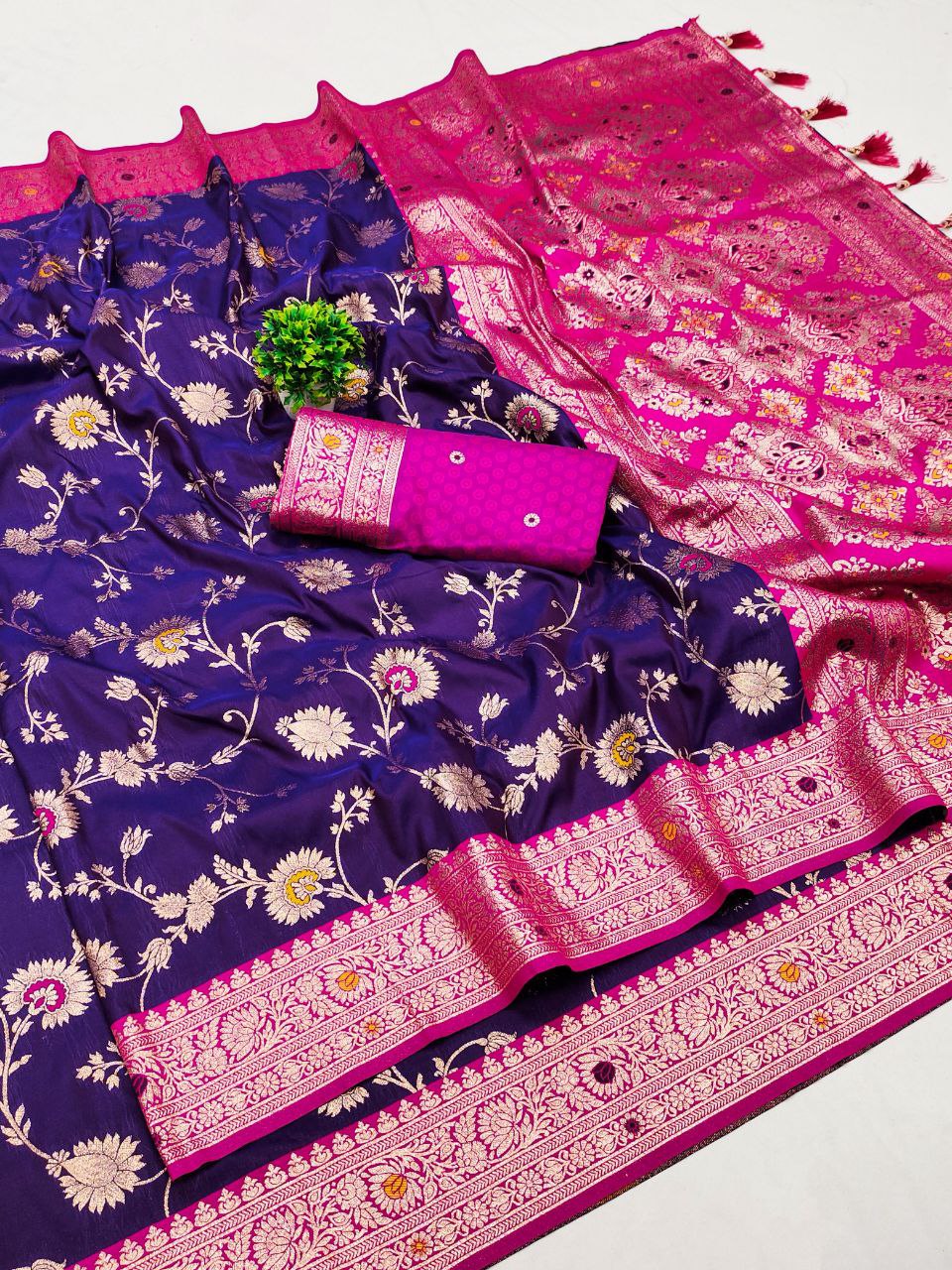 Mameraa Sarees Purple Soft Silk Blend Saree With Zari Weaving Meenakari Design-Purple