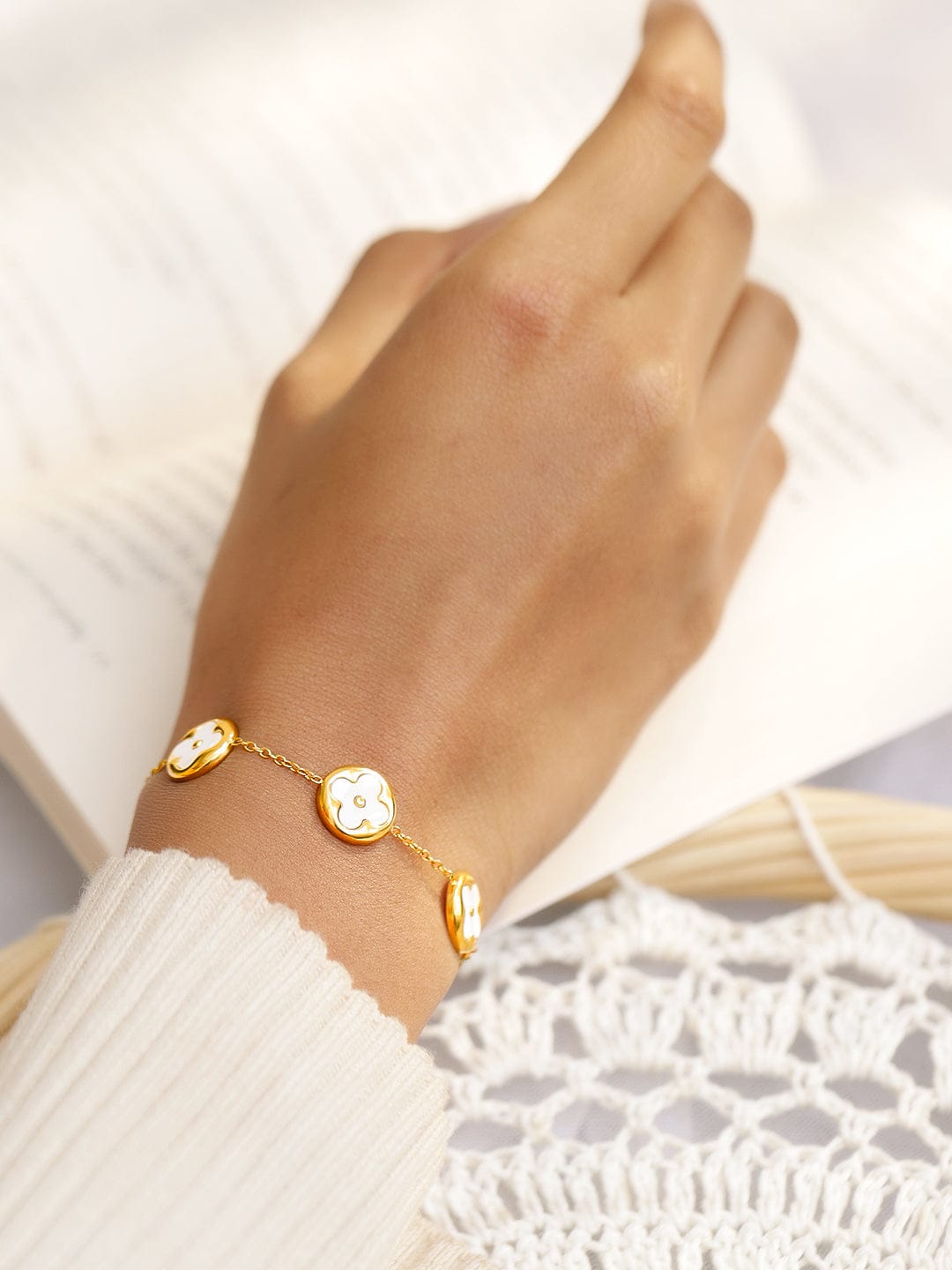 Rubans 18K Gold-Plated Stainless Steel Tarnish-Free Waterproof White Clover Charm Bracelet