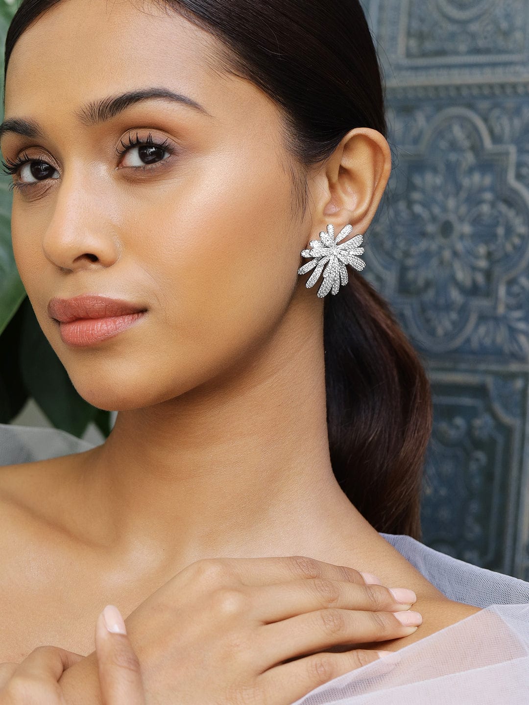 Floral Motif Shimmering Ear Studs