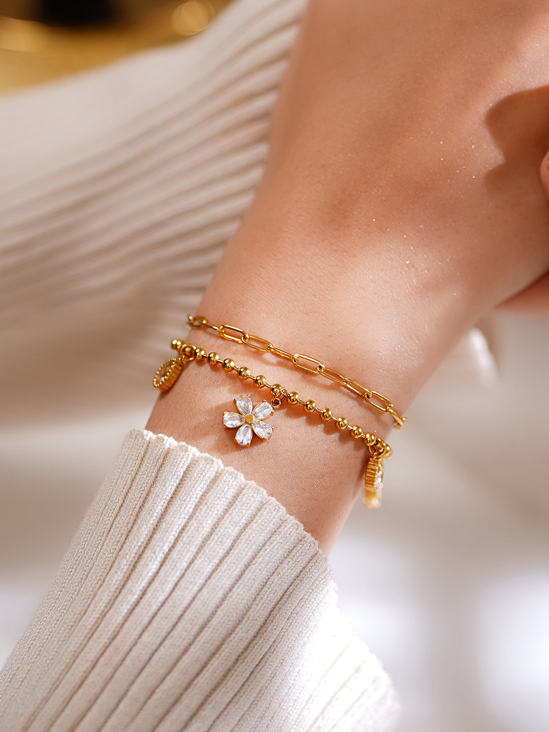 Demifine 18K Gold Plated Stainless Steel Daisy Crystal Charm Bracelet
