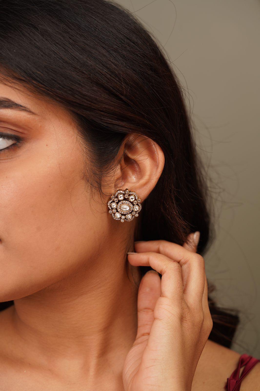 Sasha Antique Gold Studs