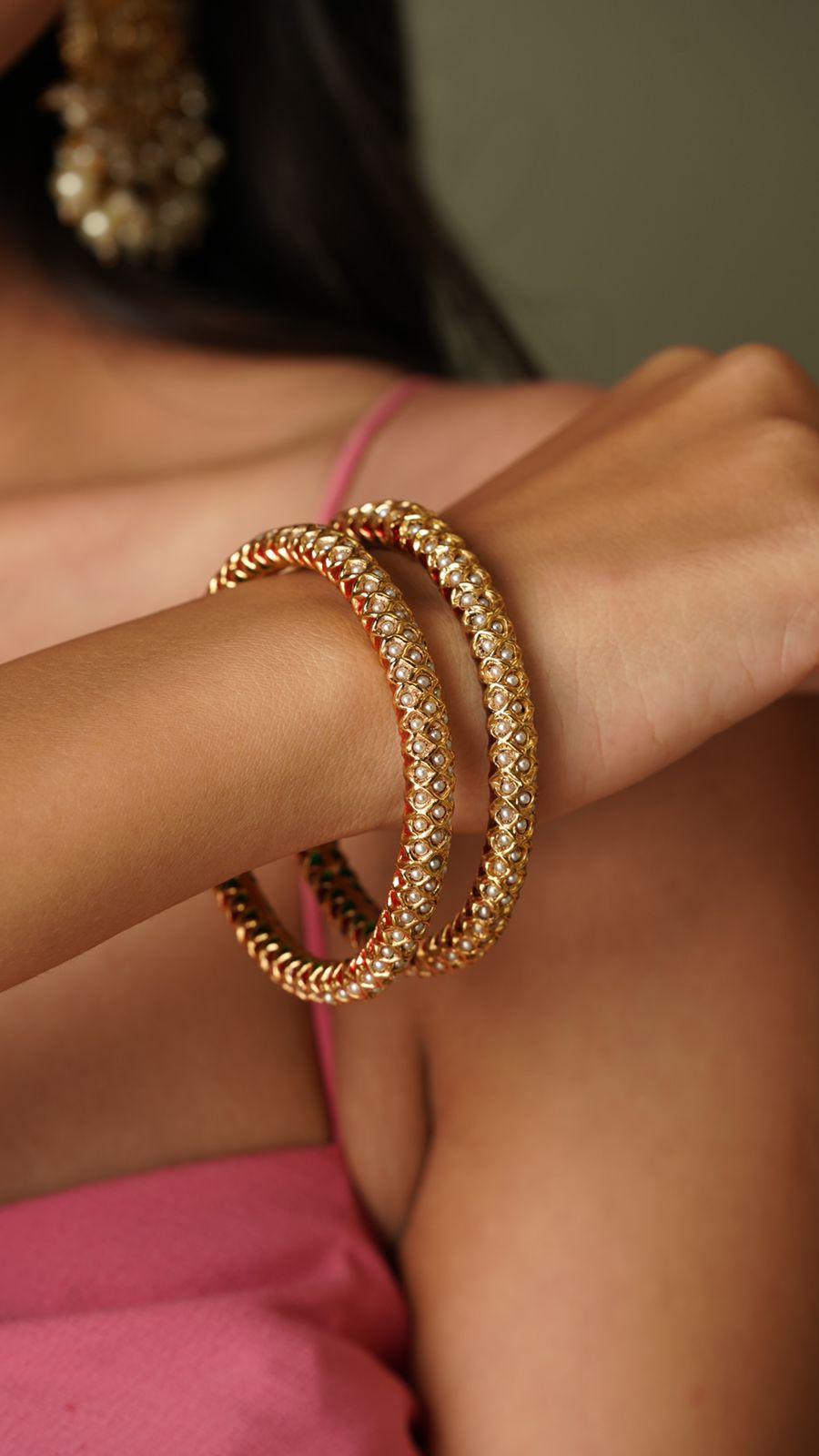 Sona Moti Gold Bangle Set