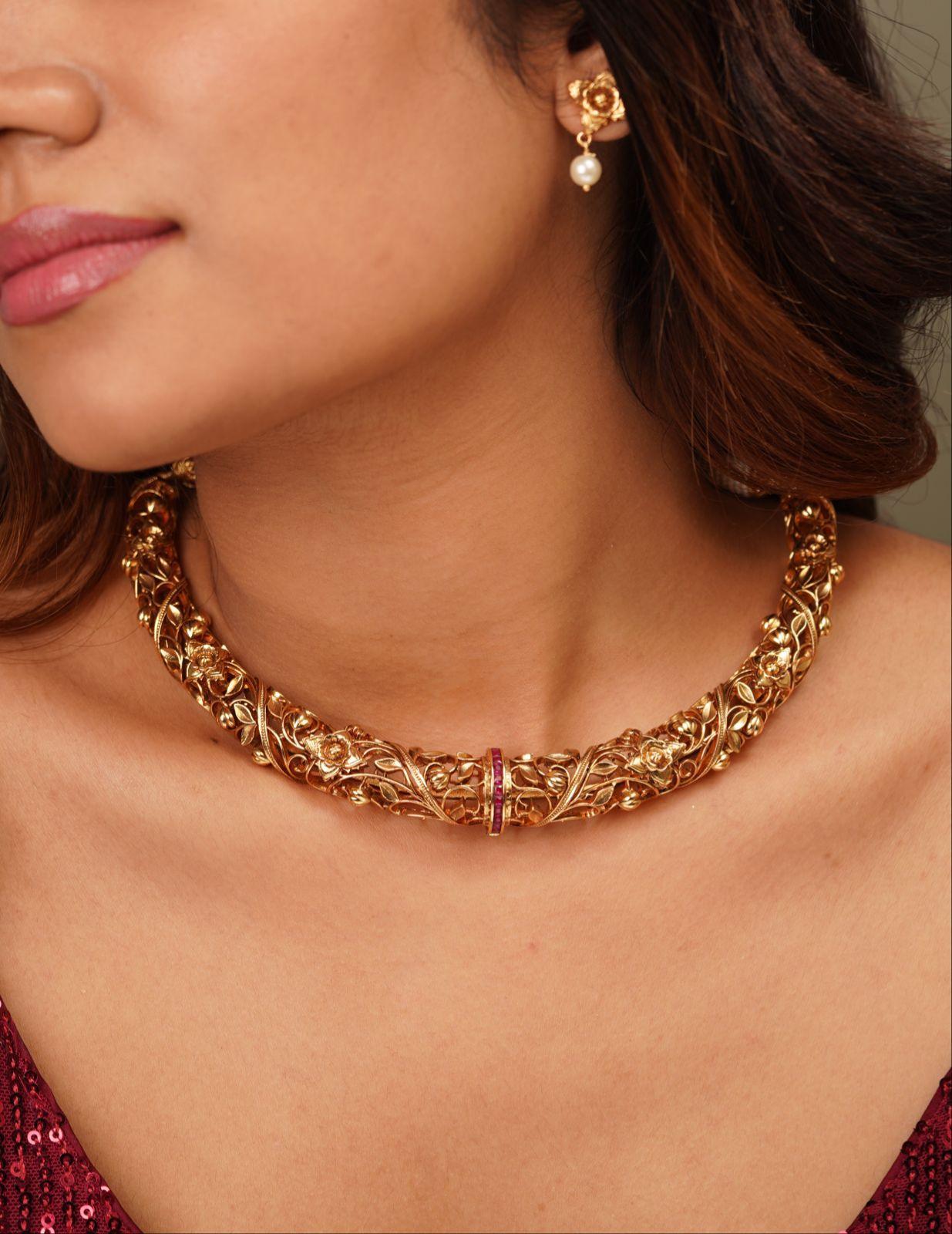 Sone Ki Hasli With Earrings