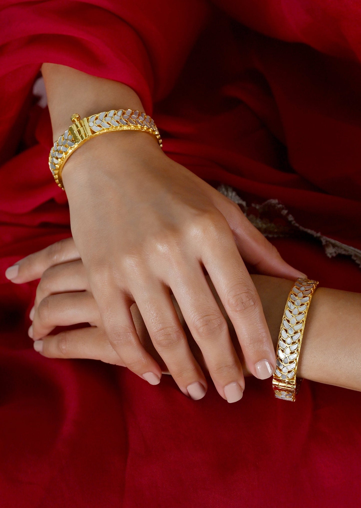 White And Gold Mother Of Pearl Kundan Bangles