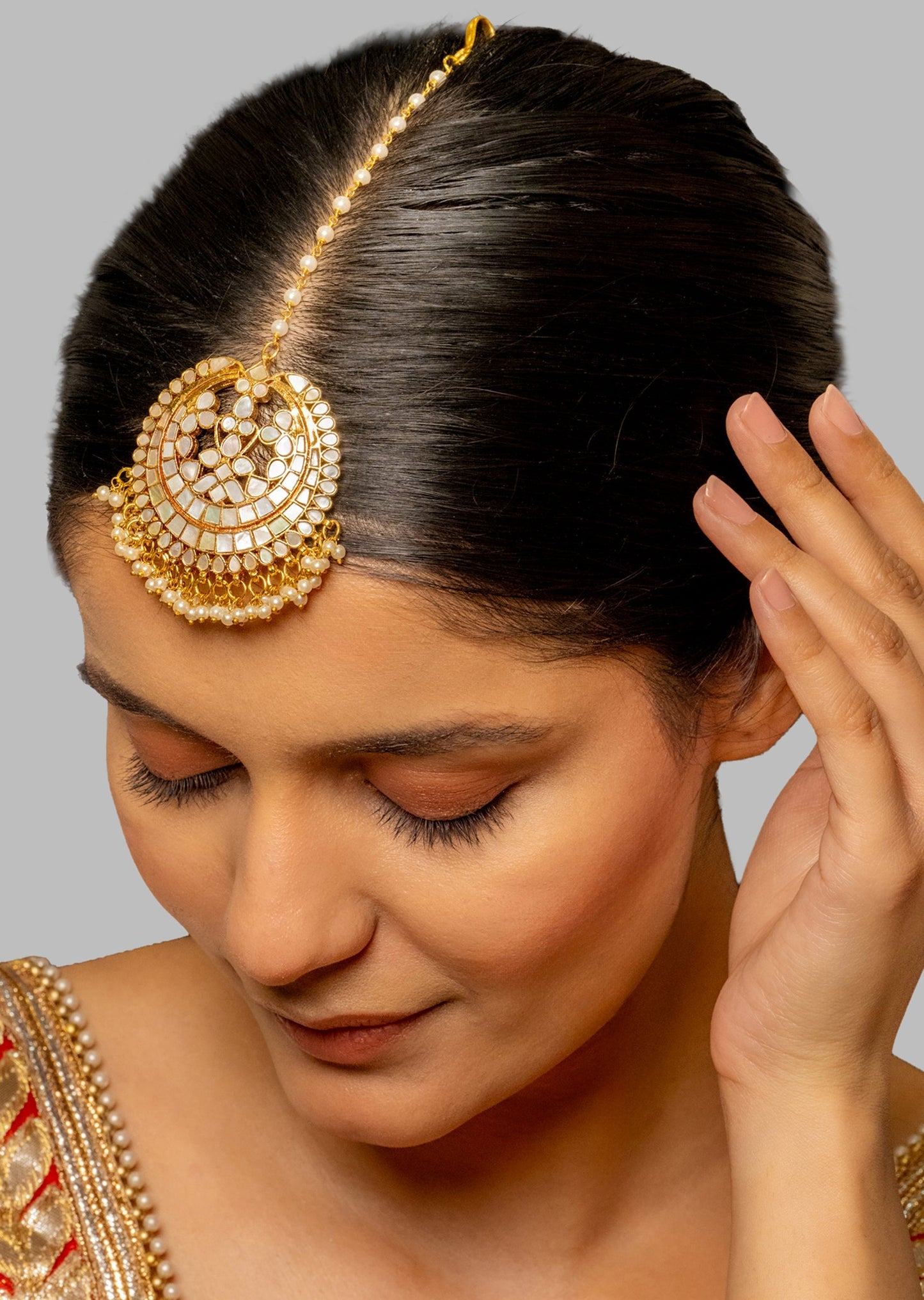 White Kundan Maang Tika