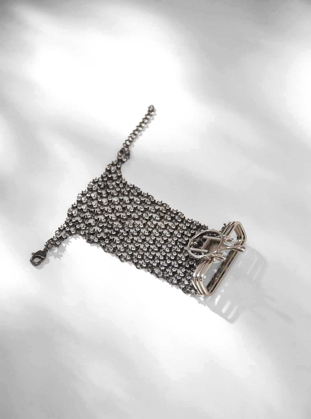 Drip OH Chainmail Gloves In Rhinestone