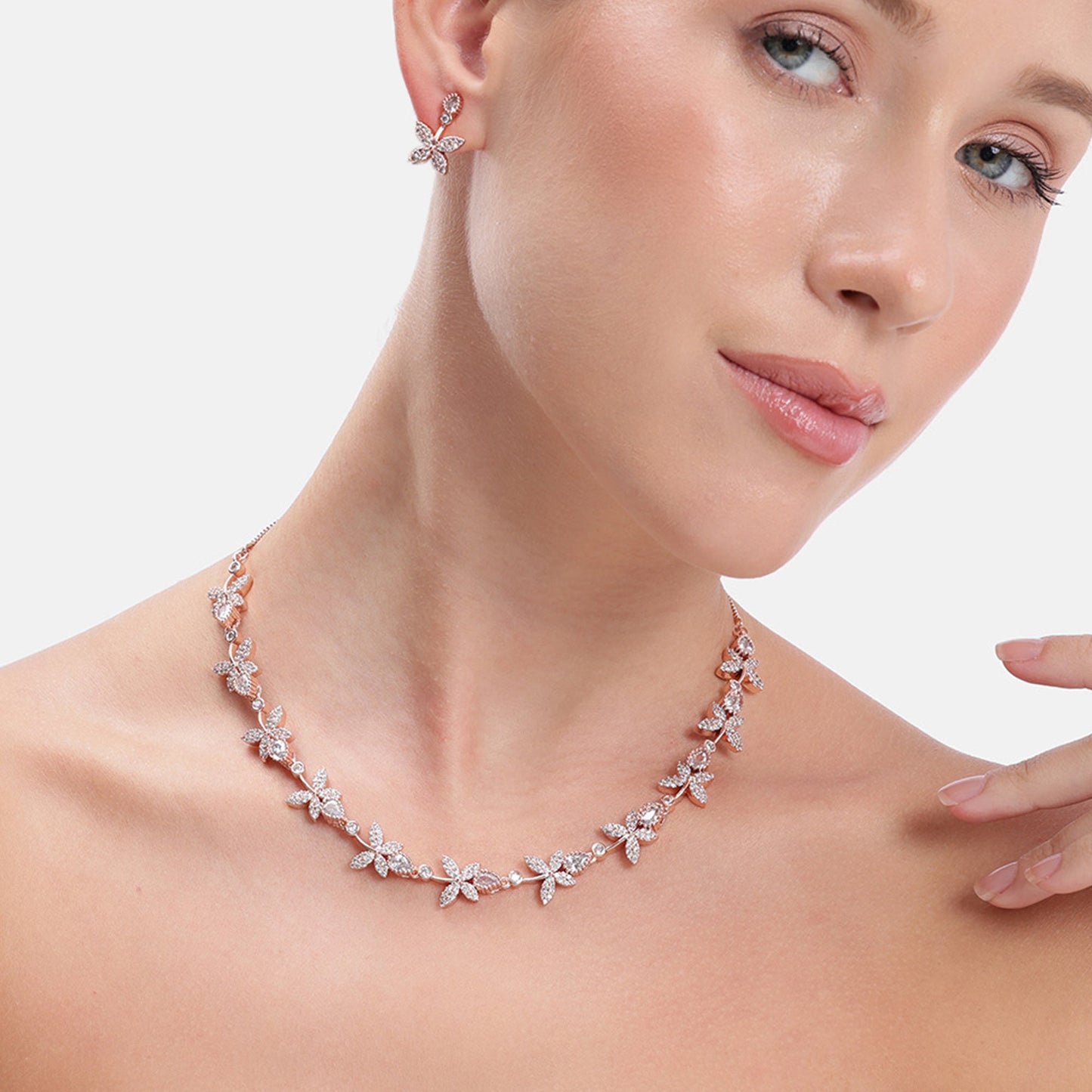 Bloom Lustr Necklace Set