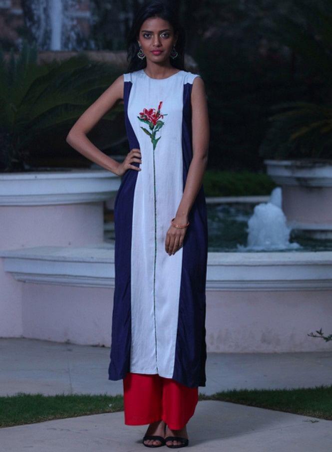 W for Woman White Embellished Stiletto kurta