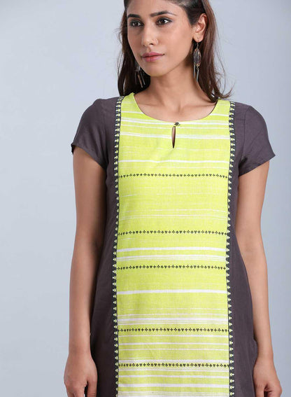 W for Woman Black & Green Printed Stylized Round Neck kurta