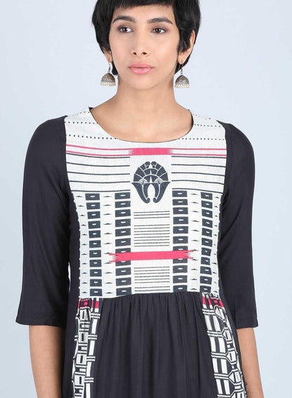 W for Woman Black Round Neck Gathered kurta