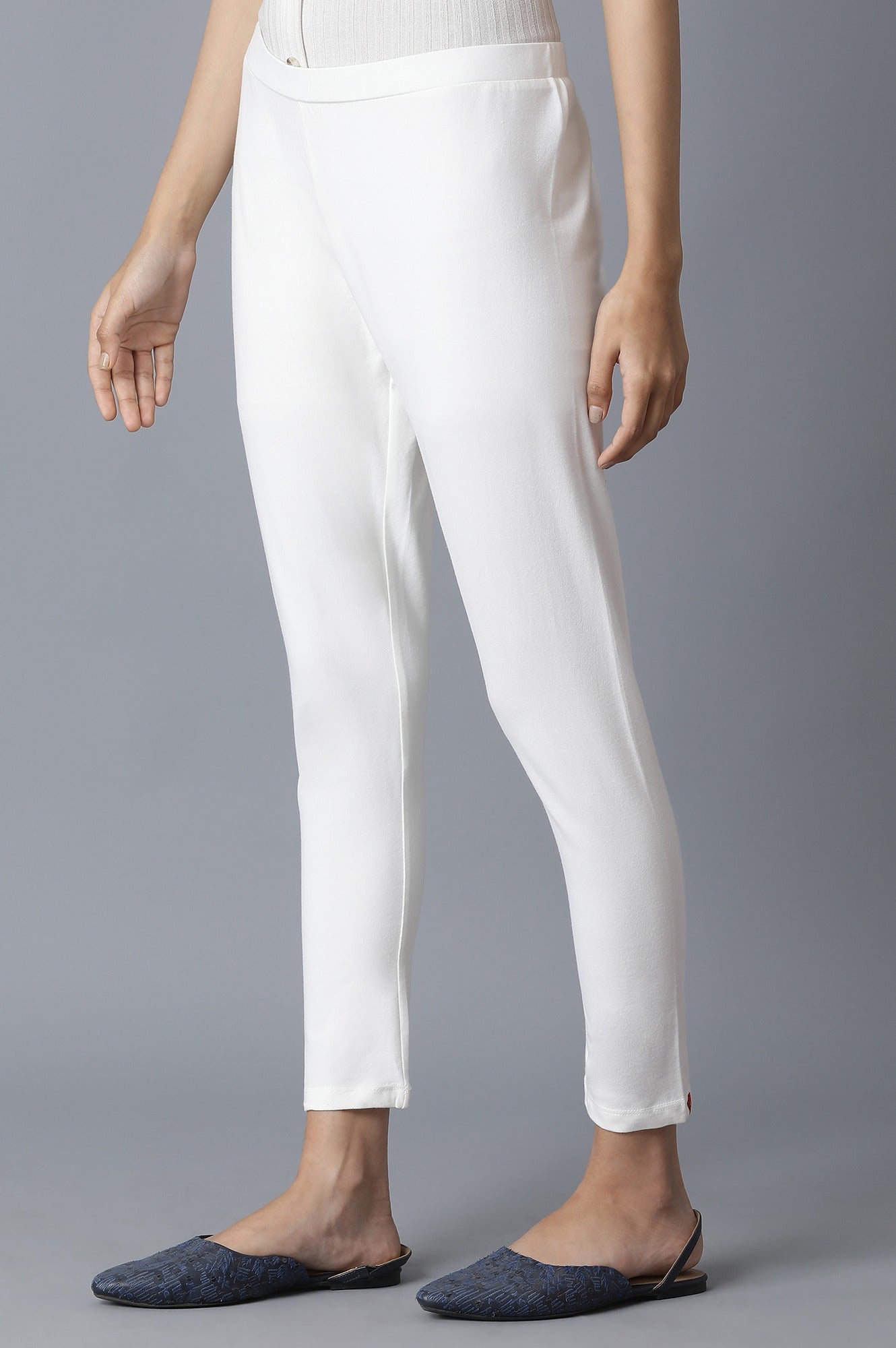 W for Woman Ecru Solid Slim Pants