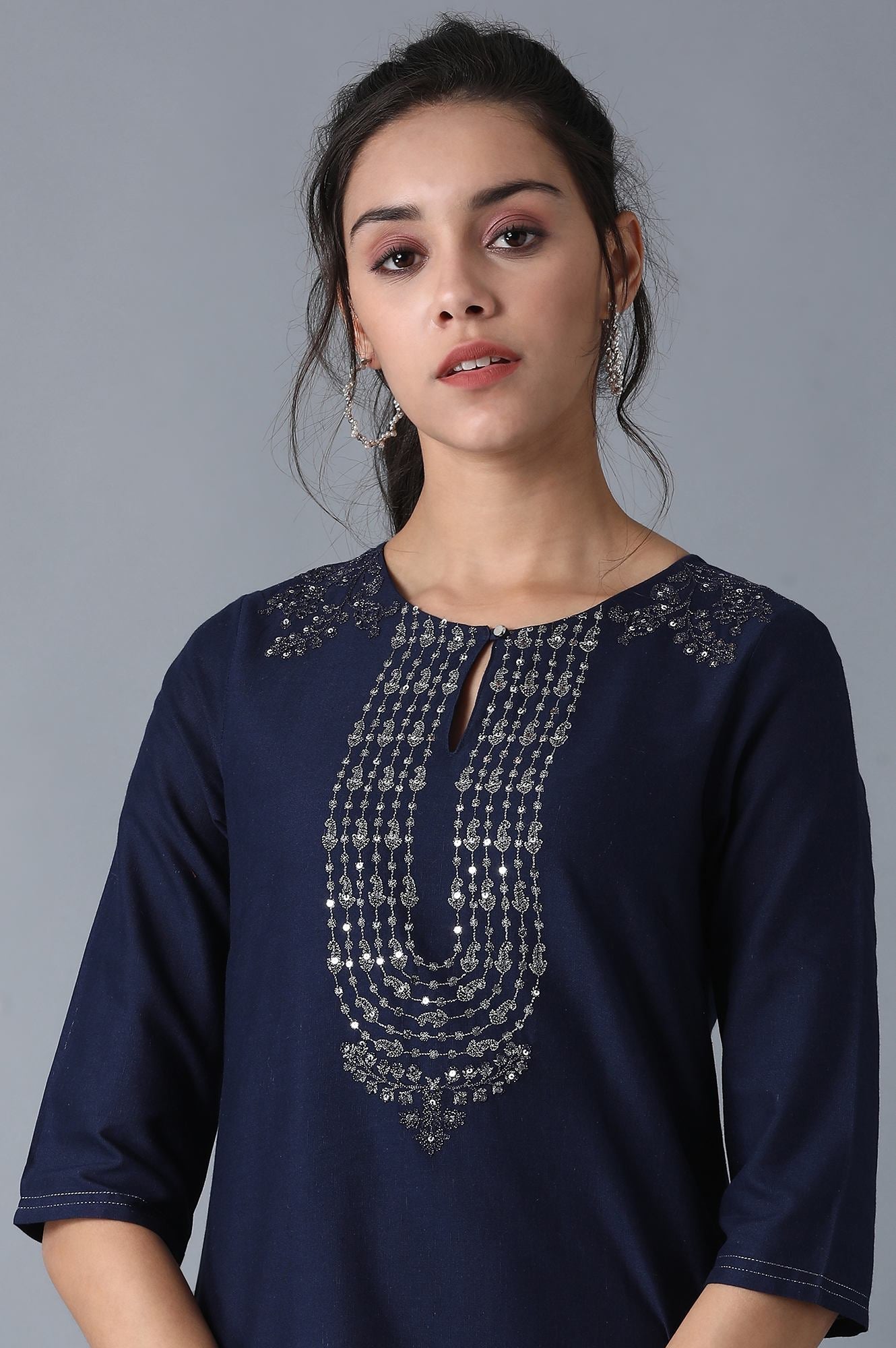 W for Woman Blue Solid kurta with Embroidery on Yoke