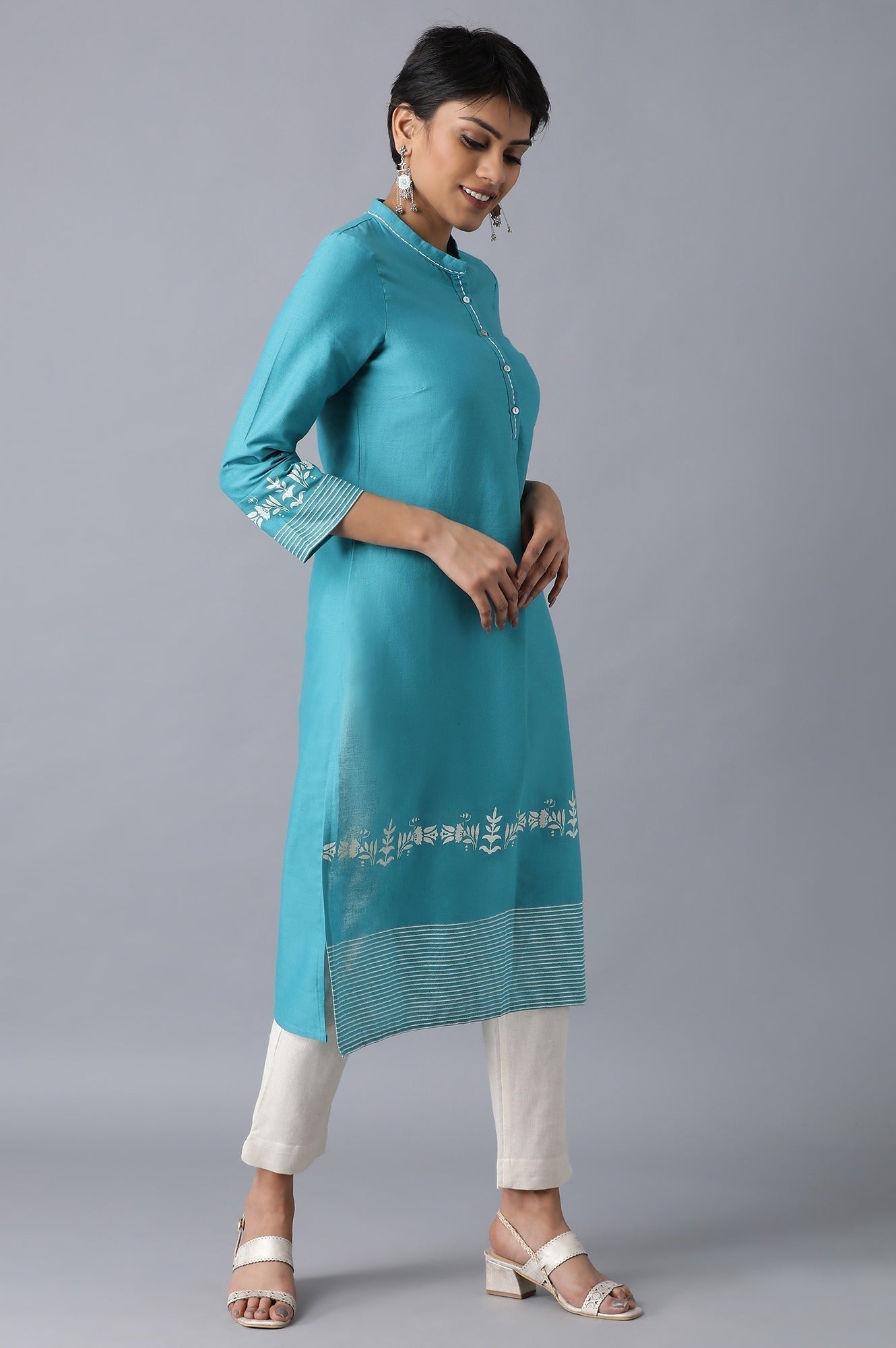 W for Woman Teal Flora Print Straight kurta in Mandarin Collar