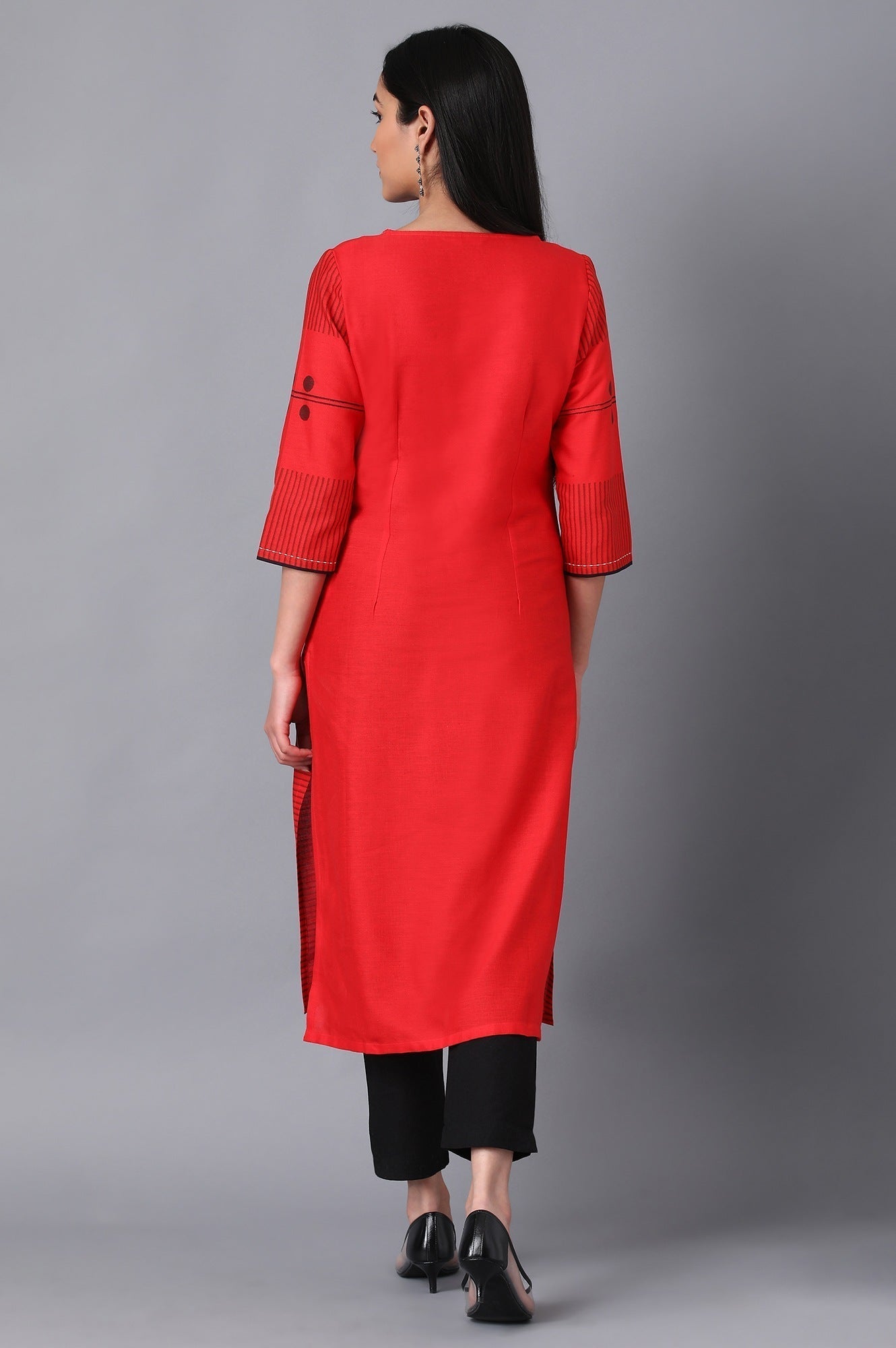 W for Woman Red Geometric Print Straight kurta in Boat Neck