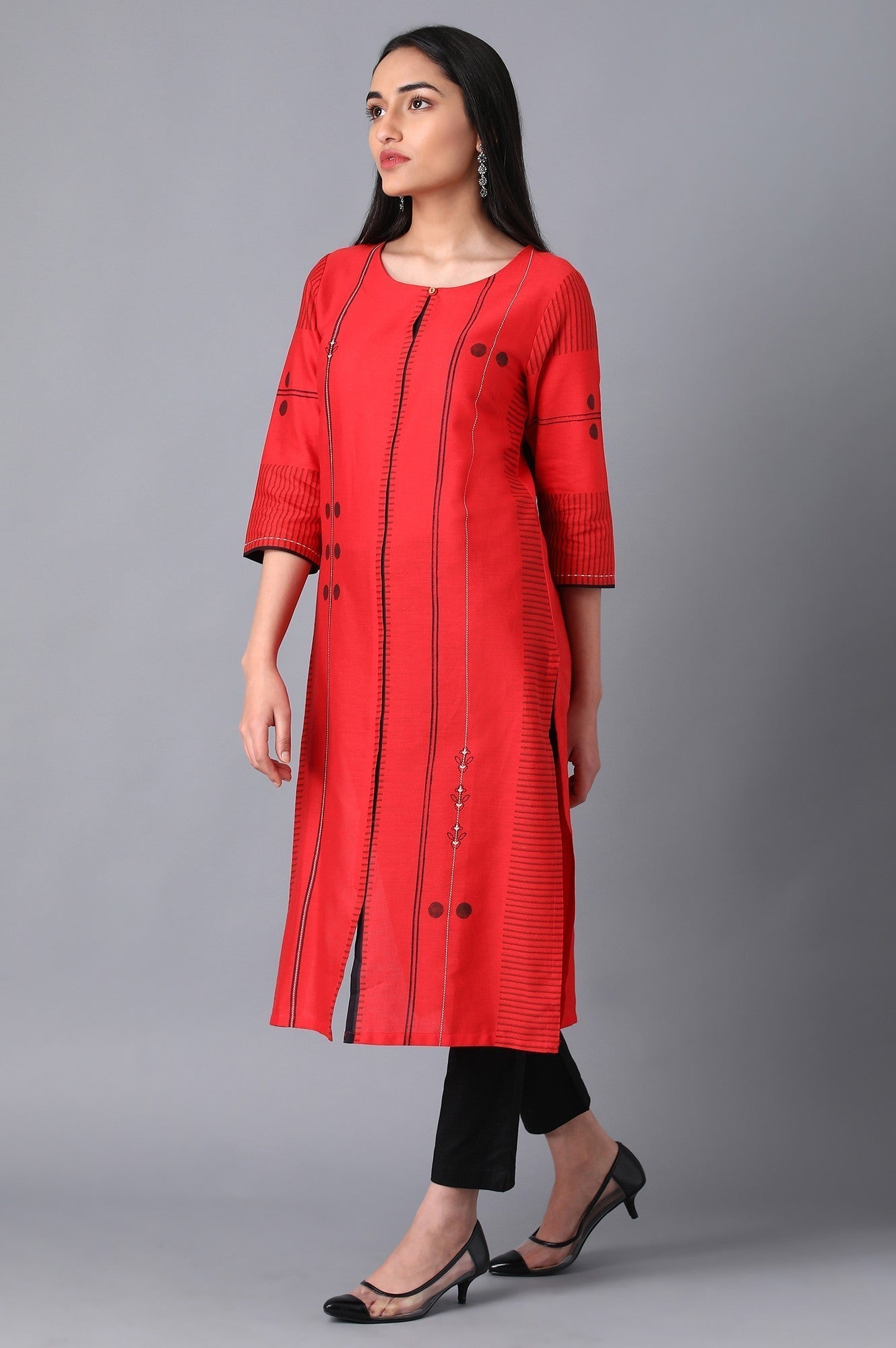 W for Woman Red Geometric Print Straight kurta in Boat Neck