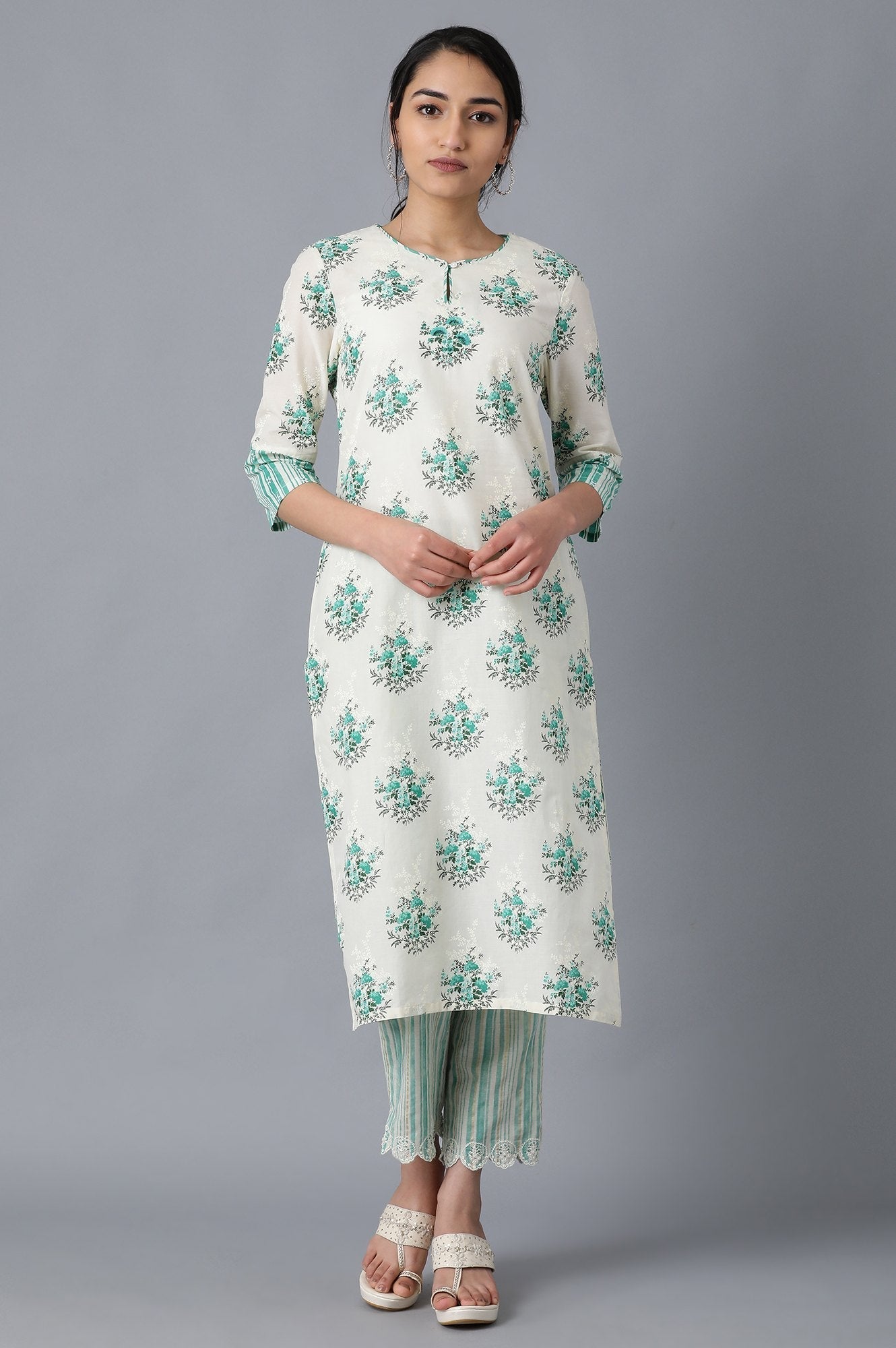 W for Woman Green and White Printed Straight kurta in Round Neck