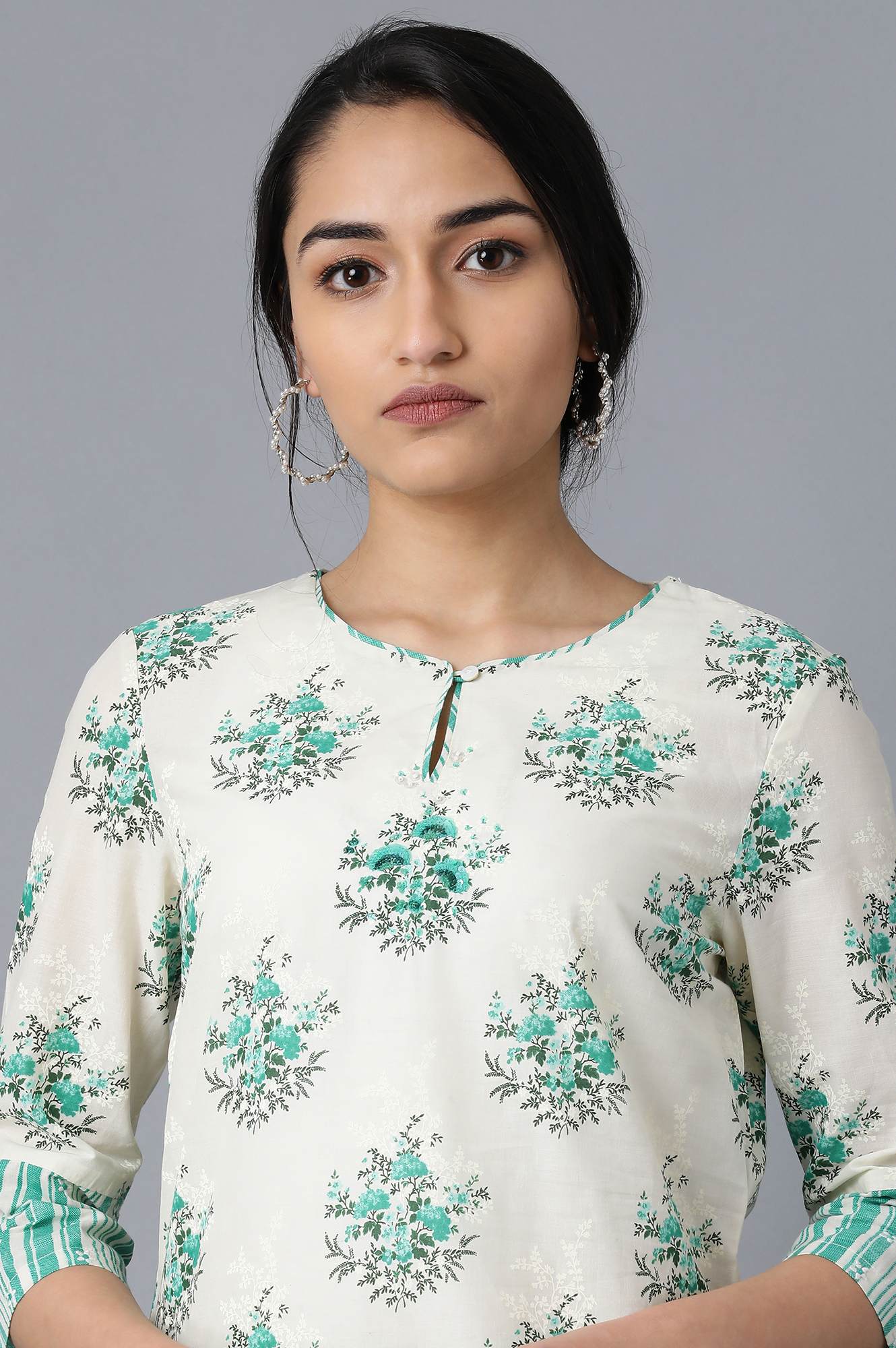 W for Woman Green Floral Printed Lace Pure Cotton Straight Kurta and Straight Pant Set
