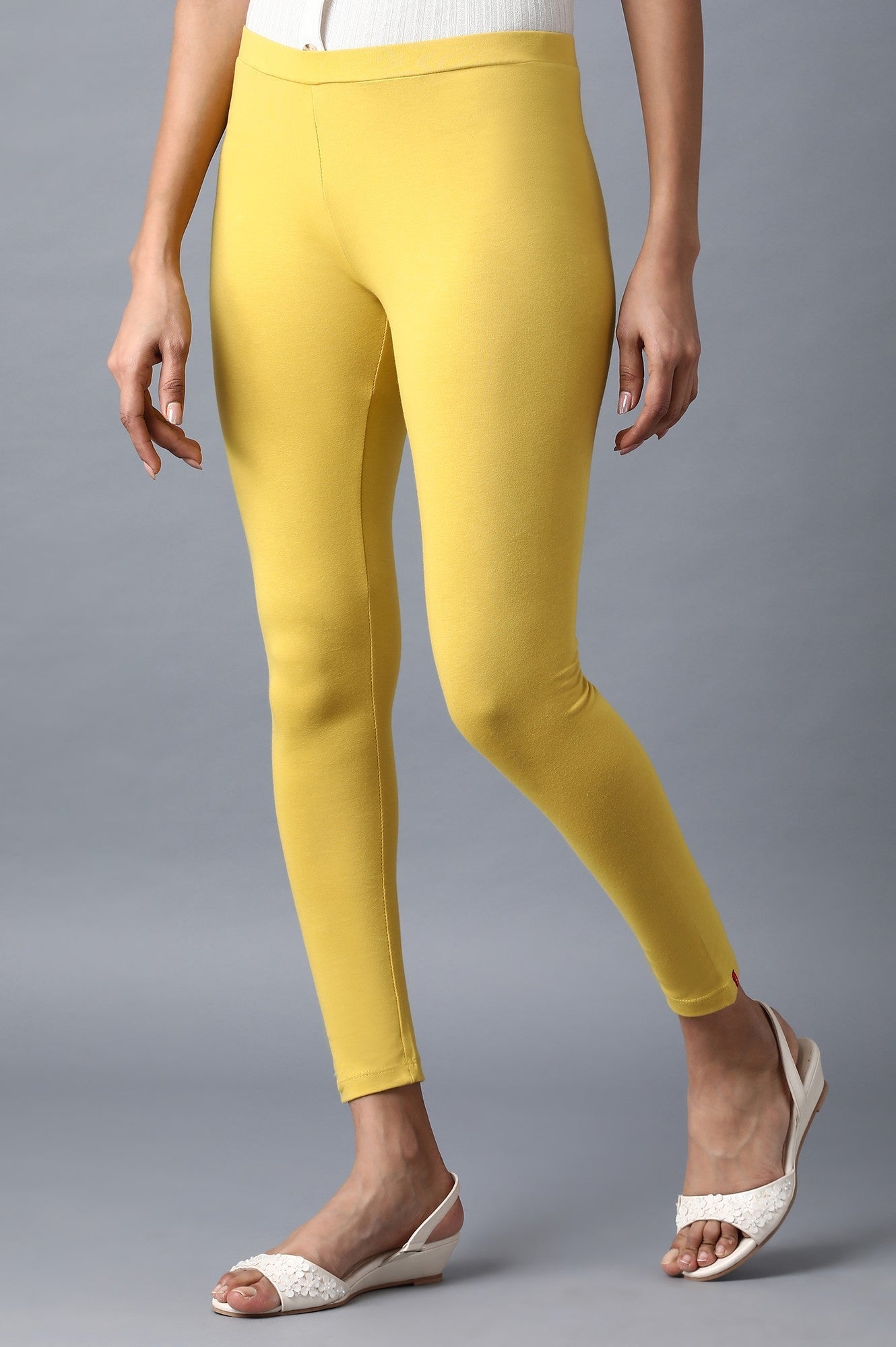 W for Woman Olive Solid Tights