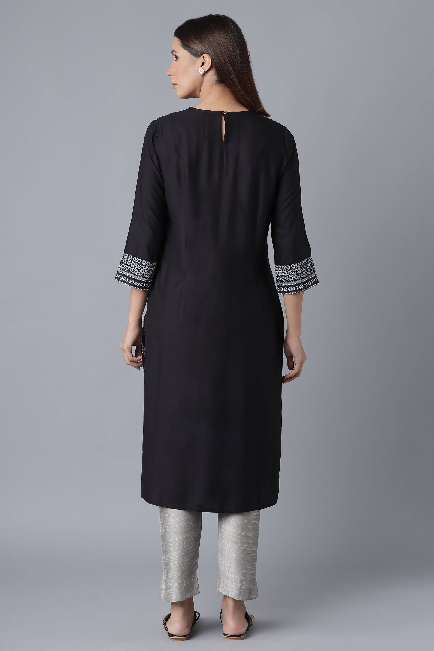 W for Woman Black Floral Print Straight kurta