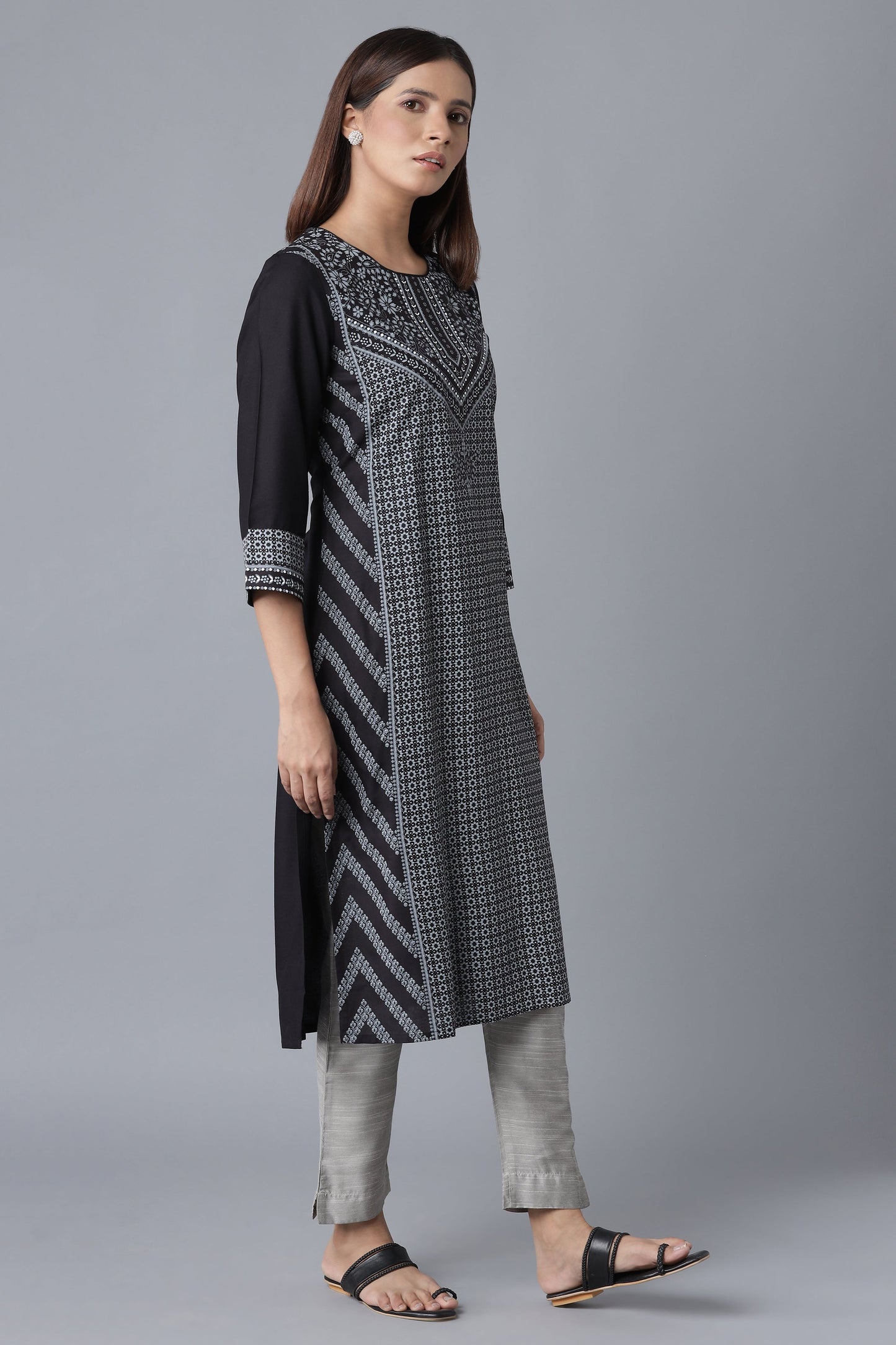 W for Woman Black Floral Print Straight kurta