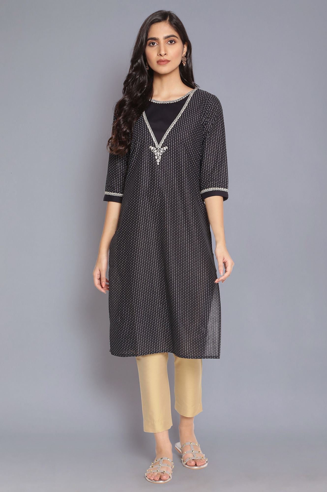 W for Woman Black Round Neck Straight kurta