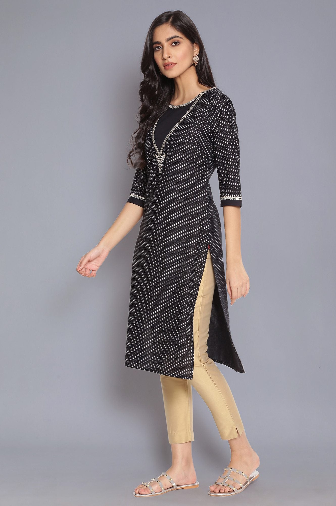 W for Woman Black Round Neck Straight kurta