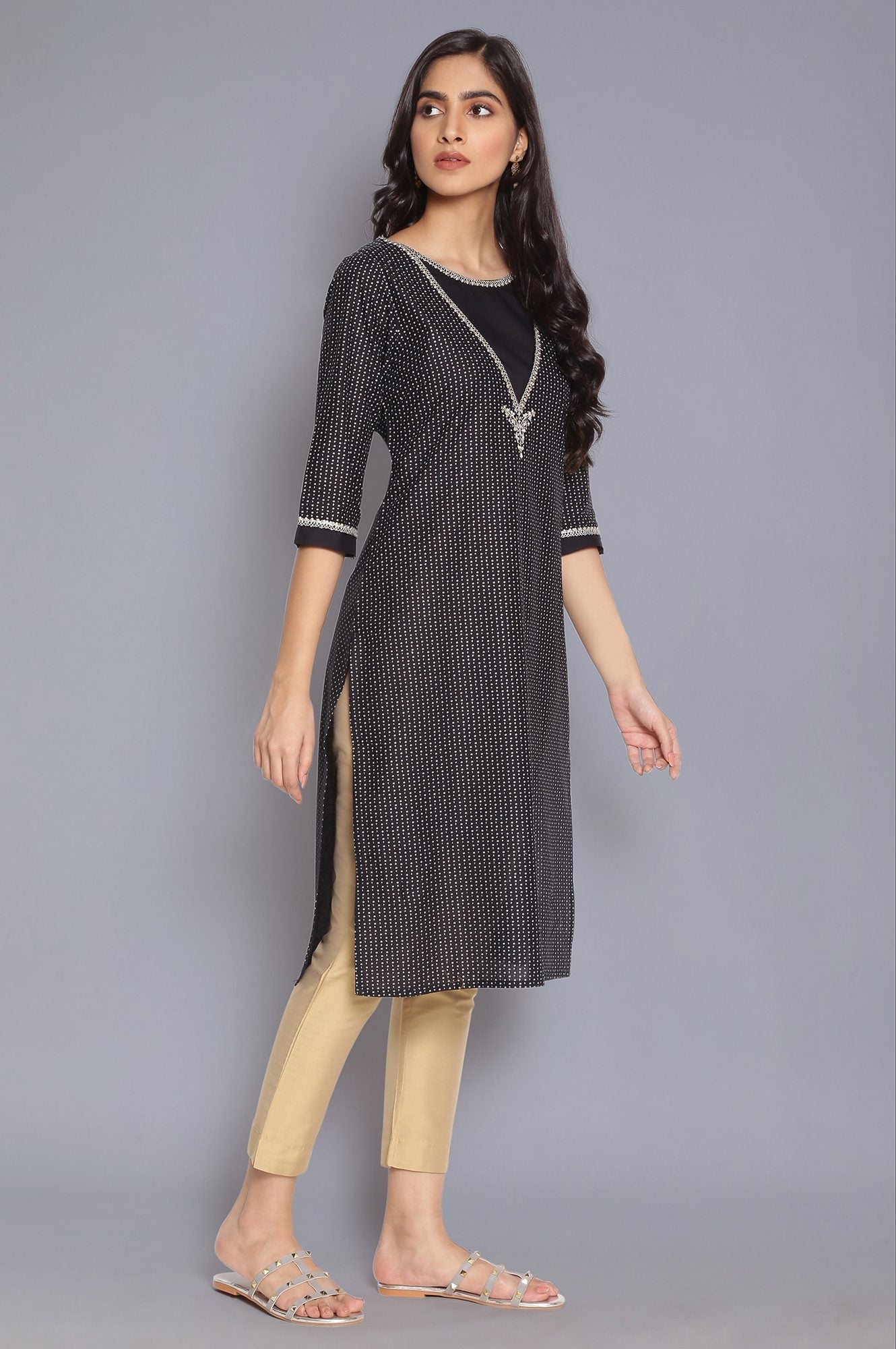 W for Woman Black Round Neck Straight kurta