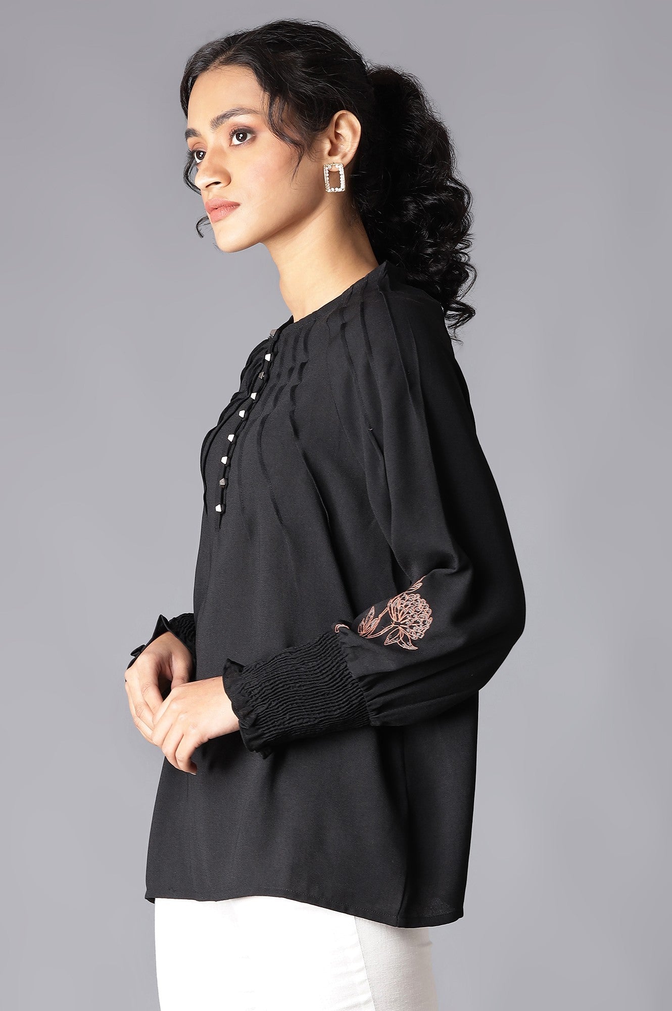 W for Woman Ecru High-Low Shirt With Floral Print And Mandarin Collar