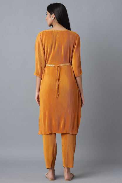 W for Woman Orange Pleated kurta-Slim Pants Set