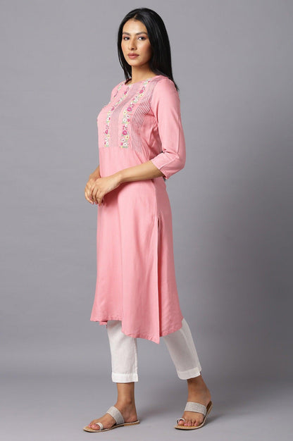 W for Woman Pink Embroidered kurta With Lace Trimming