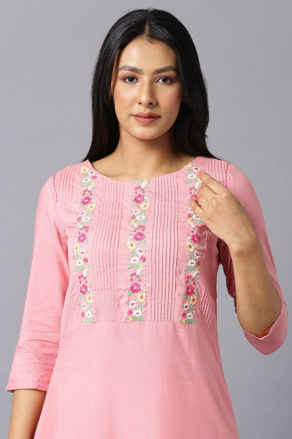 W for Woman Pink Embroidered kurta With Lace Trimming