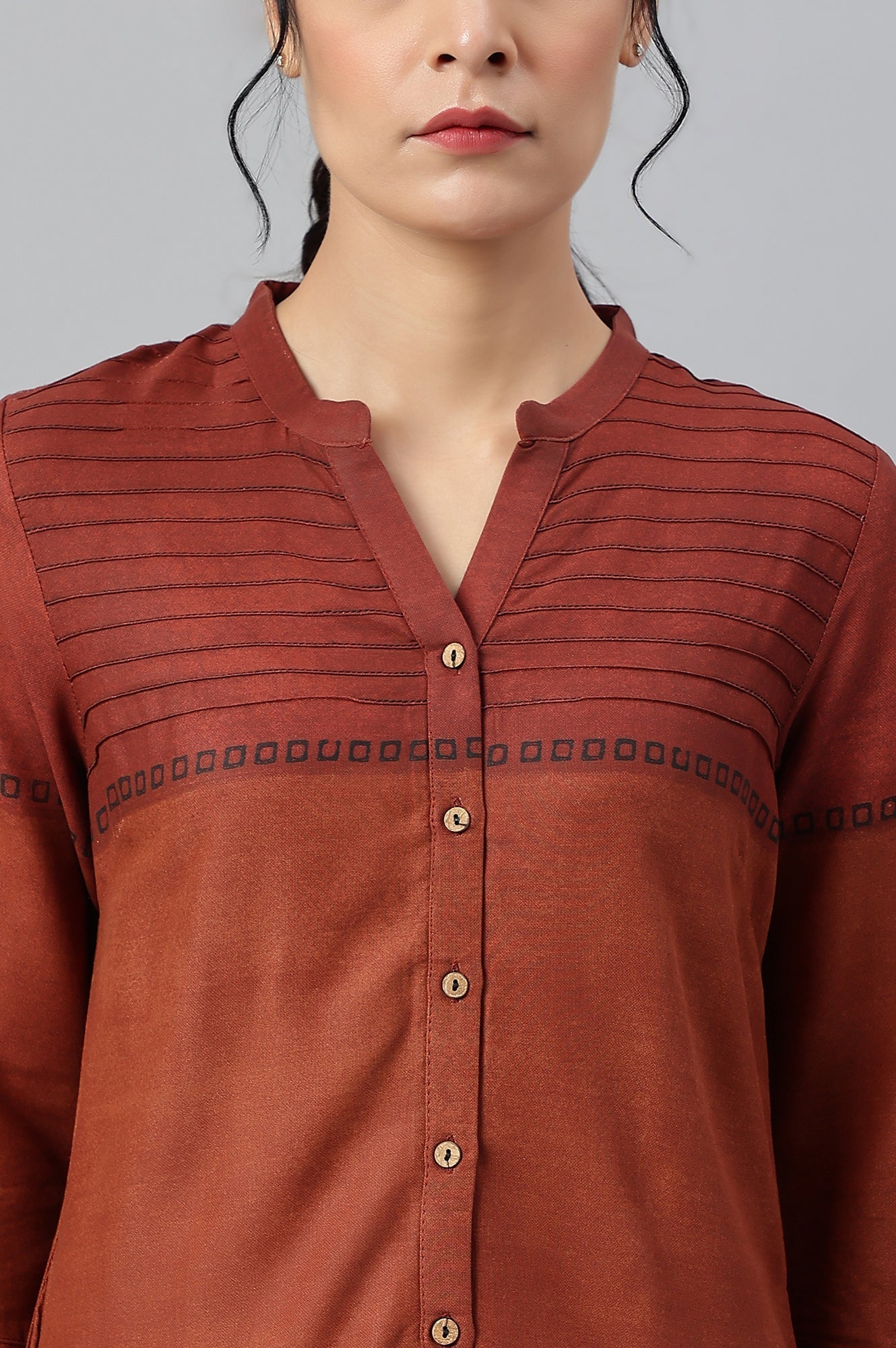 W for Woman Red Geometric Printed Rayon Straight Kurta and Parallel Pant Set