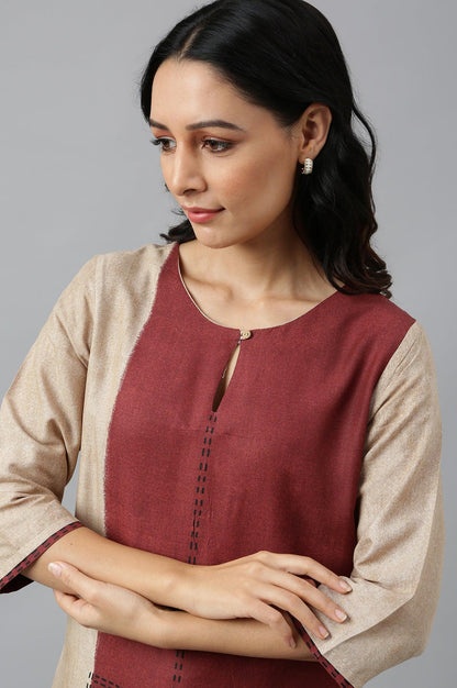 W for Woman Red And Ecru Placement Print kurta In Round Neck