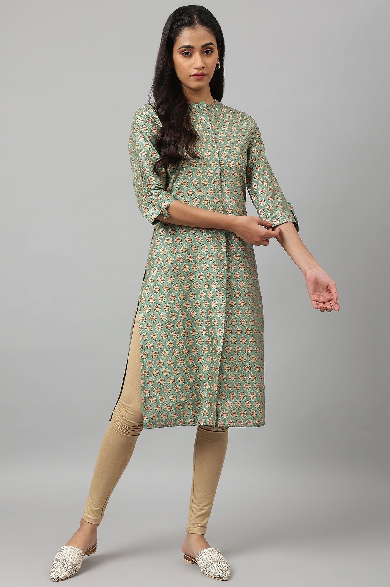 W for Woman Green Glitter Printed Kurta in Mandarin Collar